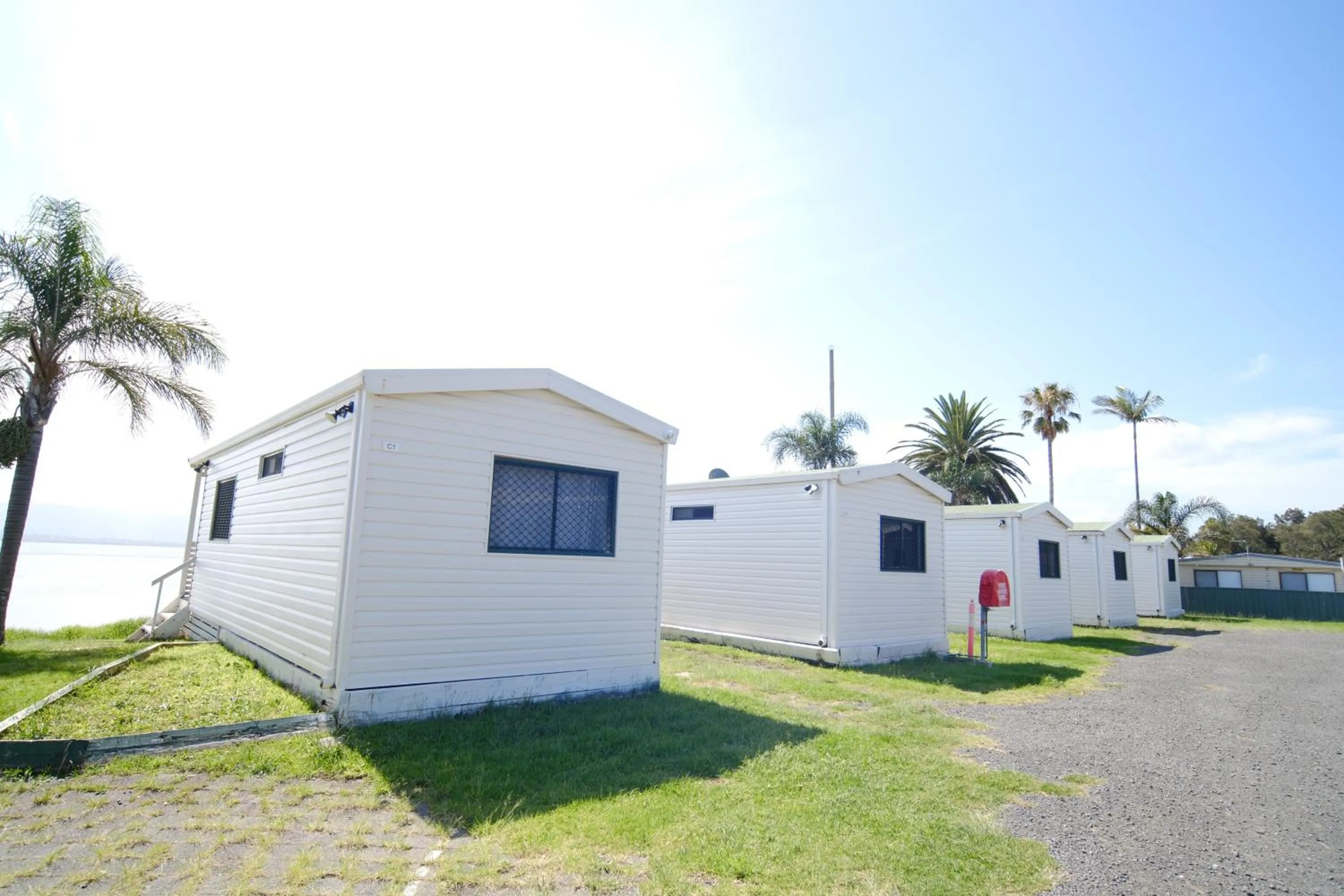 Property building in Lakeside Inn Wollongong