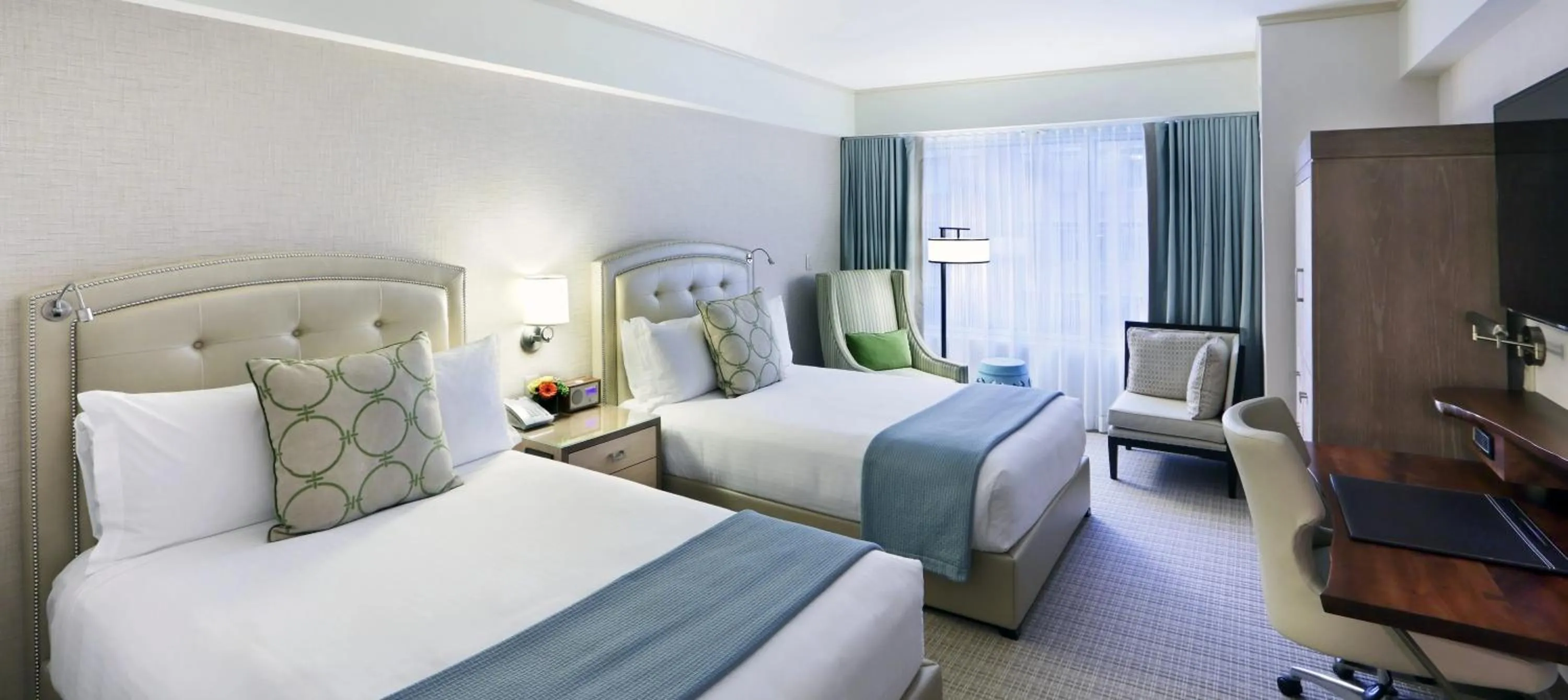 Bedroom, Bed in Seaport Hotel® Boston