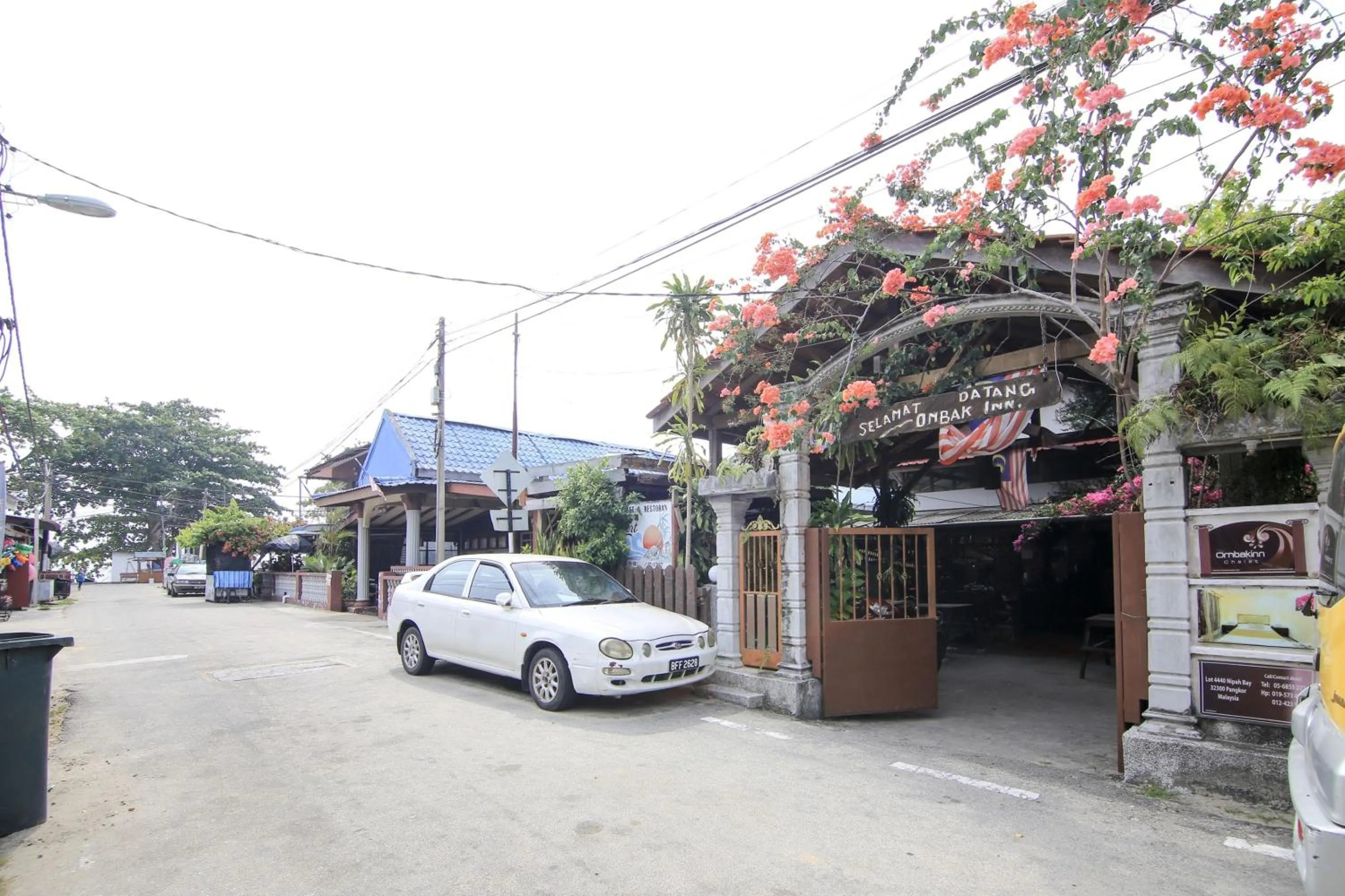 Facade/entrance in Hotel O Ombak Inn Chalet