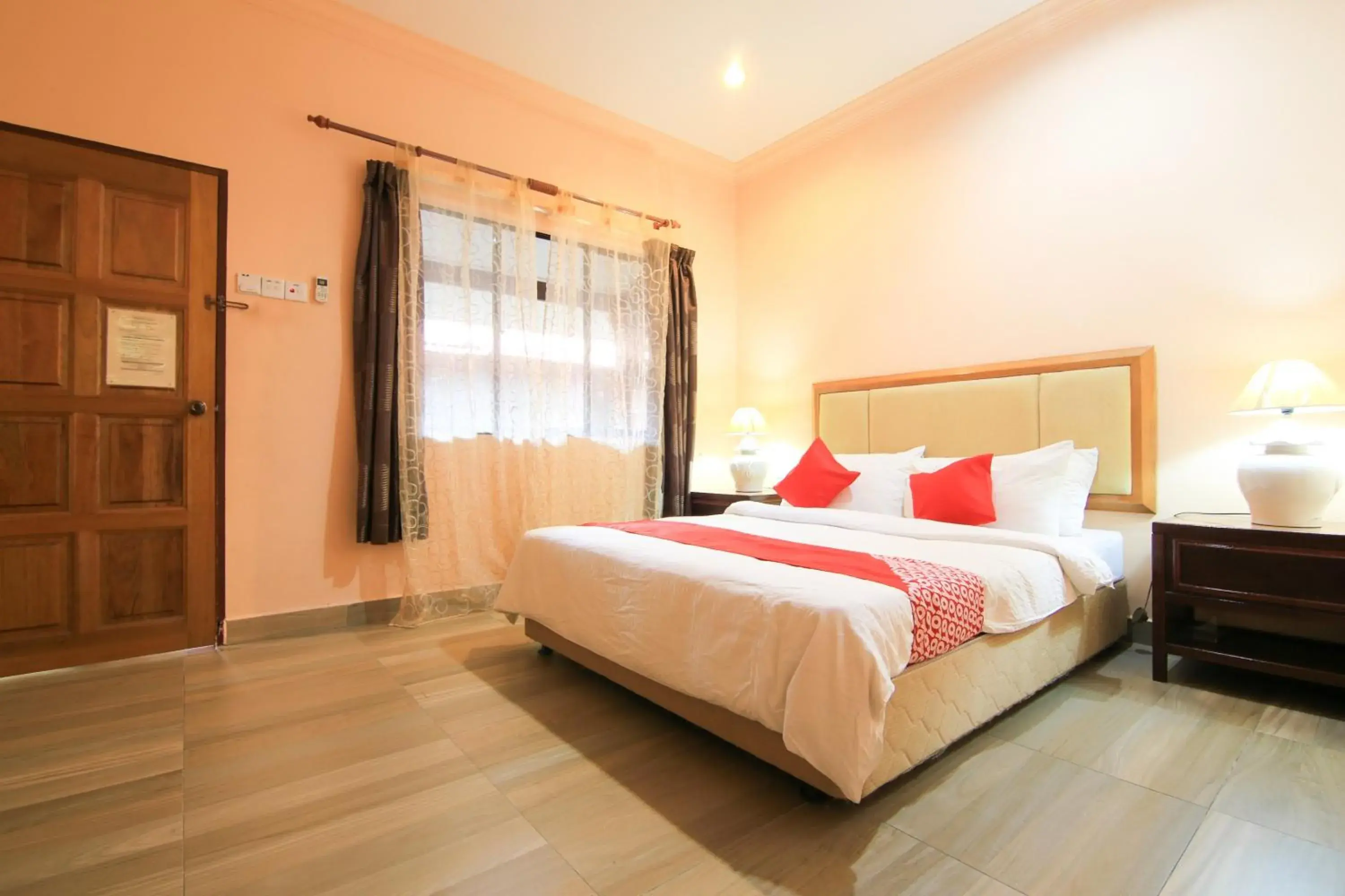 Deluxe Queen Room - single occupancy in Hotel O Ombak Inn Chalet Deluxe Queen Room - single occupancy in Hotel O Ombak Inn Chalet