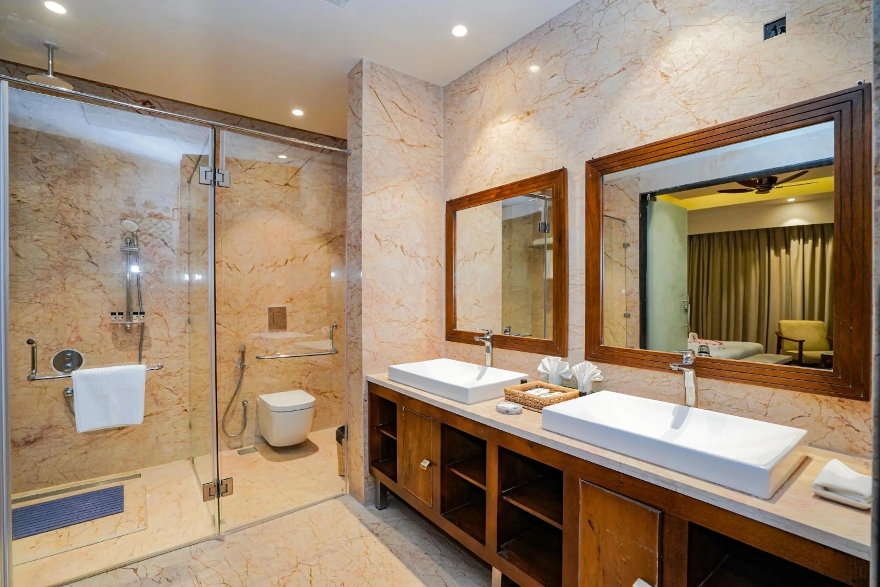 Shower in Pushkara Resort and Spa, Pushkar