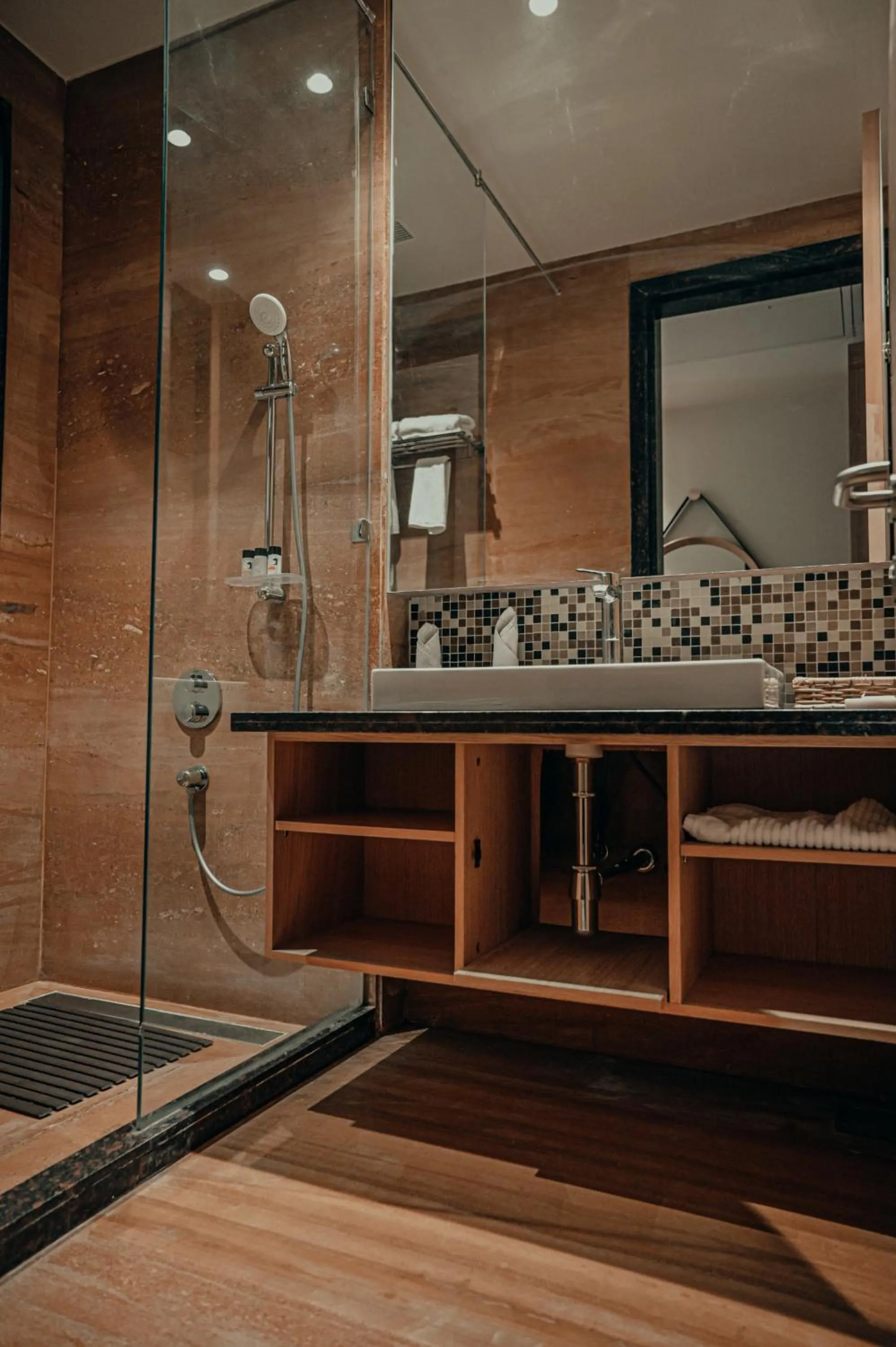 Shower in Pushkara Resort and Spa, Pushkar