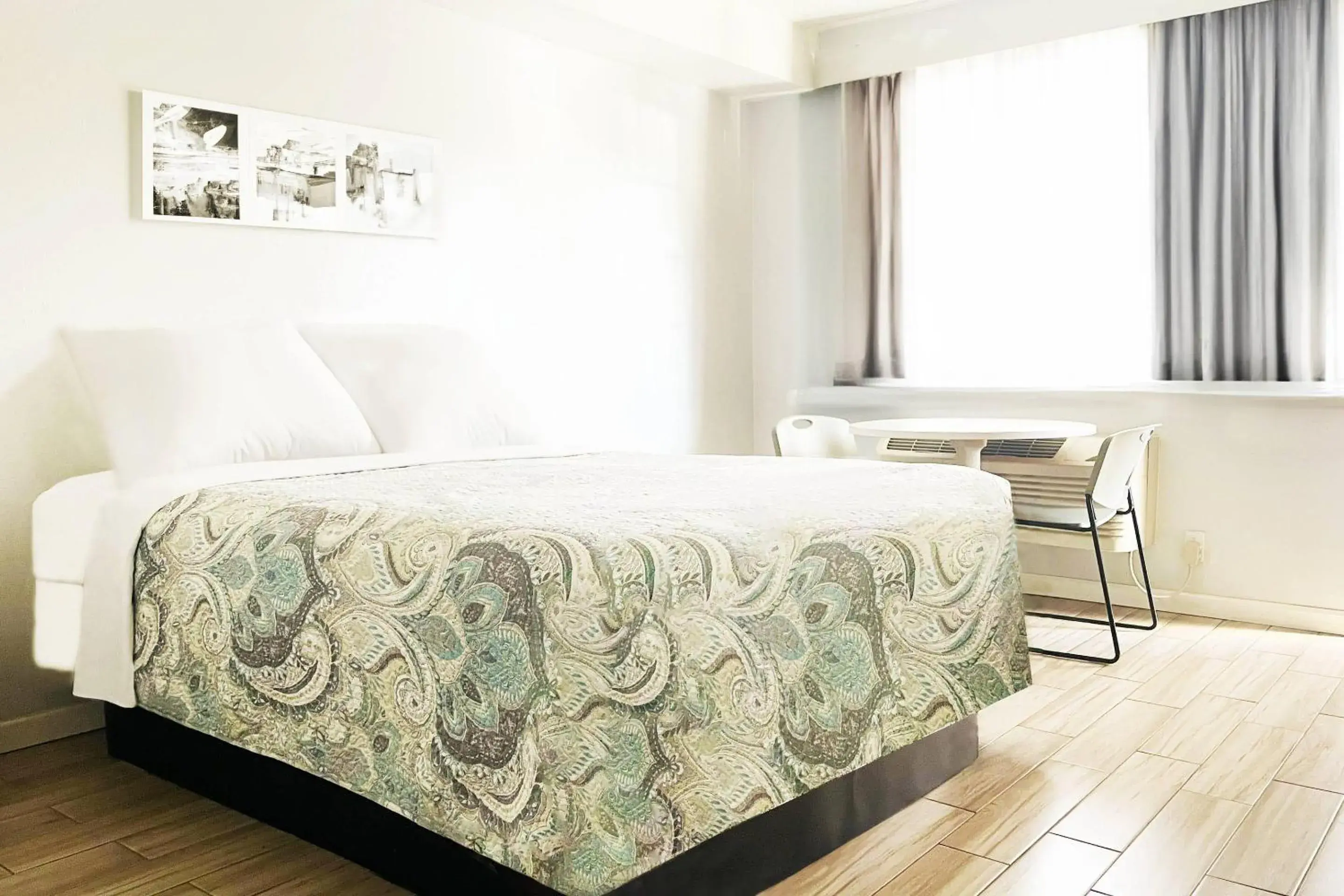 Queen Room - Non-Smoking in Rodeway Inn San Francisco City Center Queen Room - Non-Smoking in Rodeway Inn San Francisco City Center