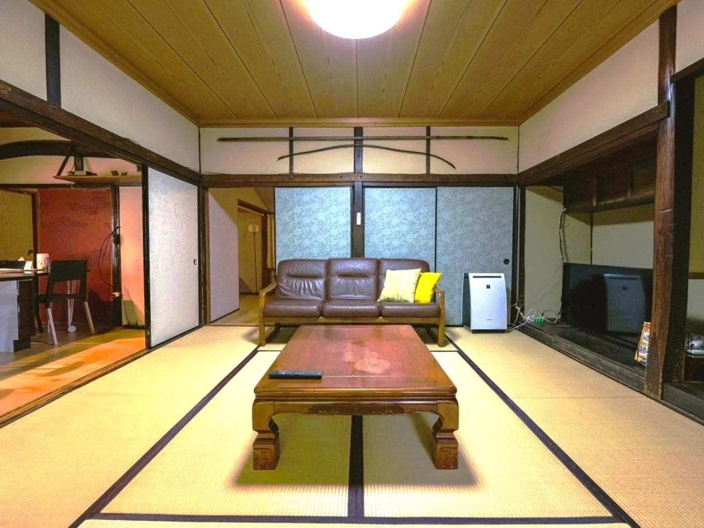 Living room in SUMITSUGU HOUSE Grandpa
