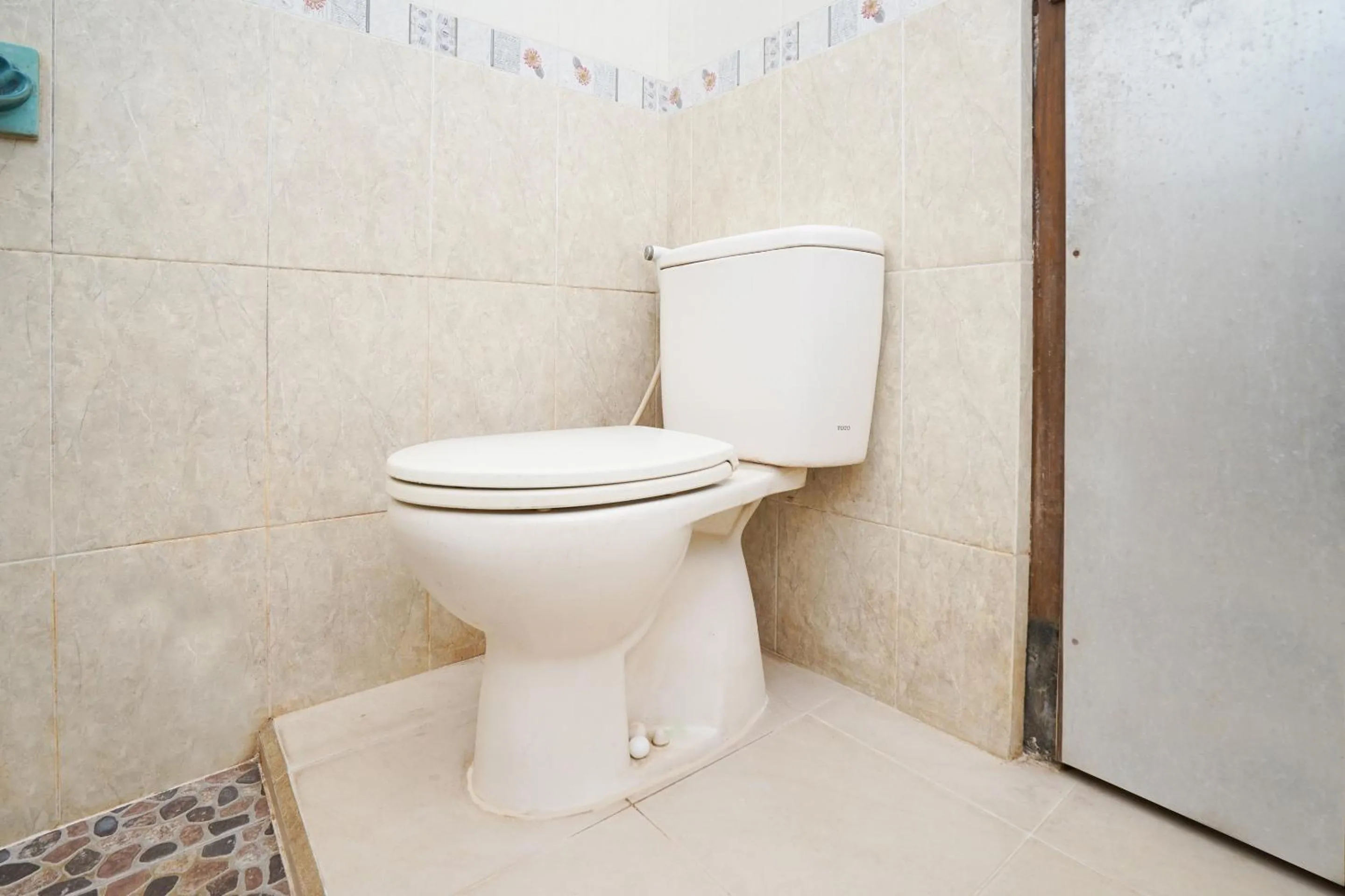 Bathroom in Hotel Bumi Bermi Permai near Bermi Eco Park Mitra RedDoorz