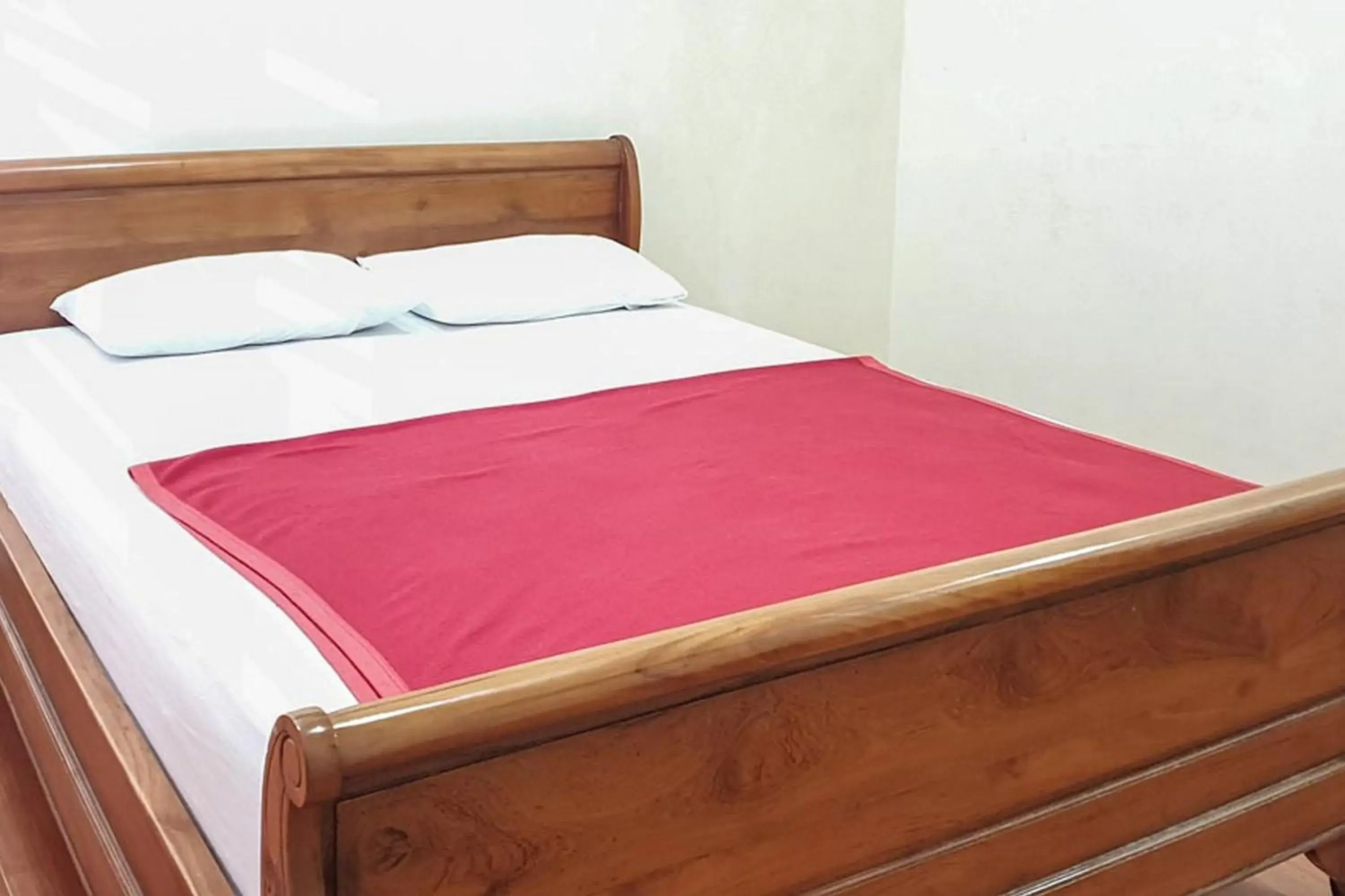 Deluxe Room in Hotel Bumi Bermi Permai near Bermi Eco Park Mitra RedDoorz Deluxe Room in Hotel Bumi Bermi Permai near Bermi Eco Park Mitra RedDoorz