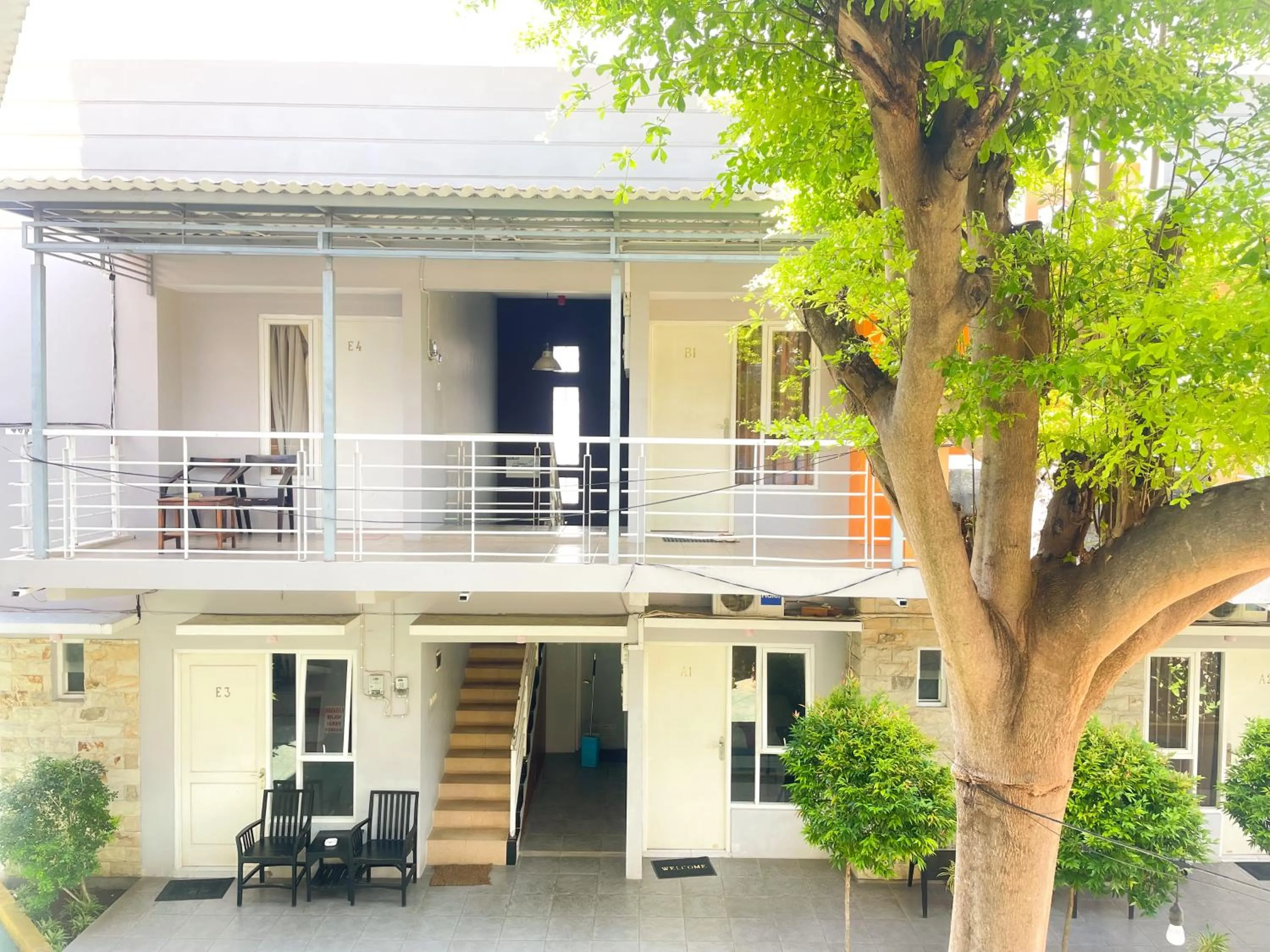 Property building in Hotel O Kate'el Inn