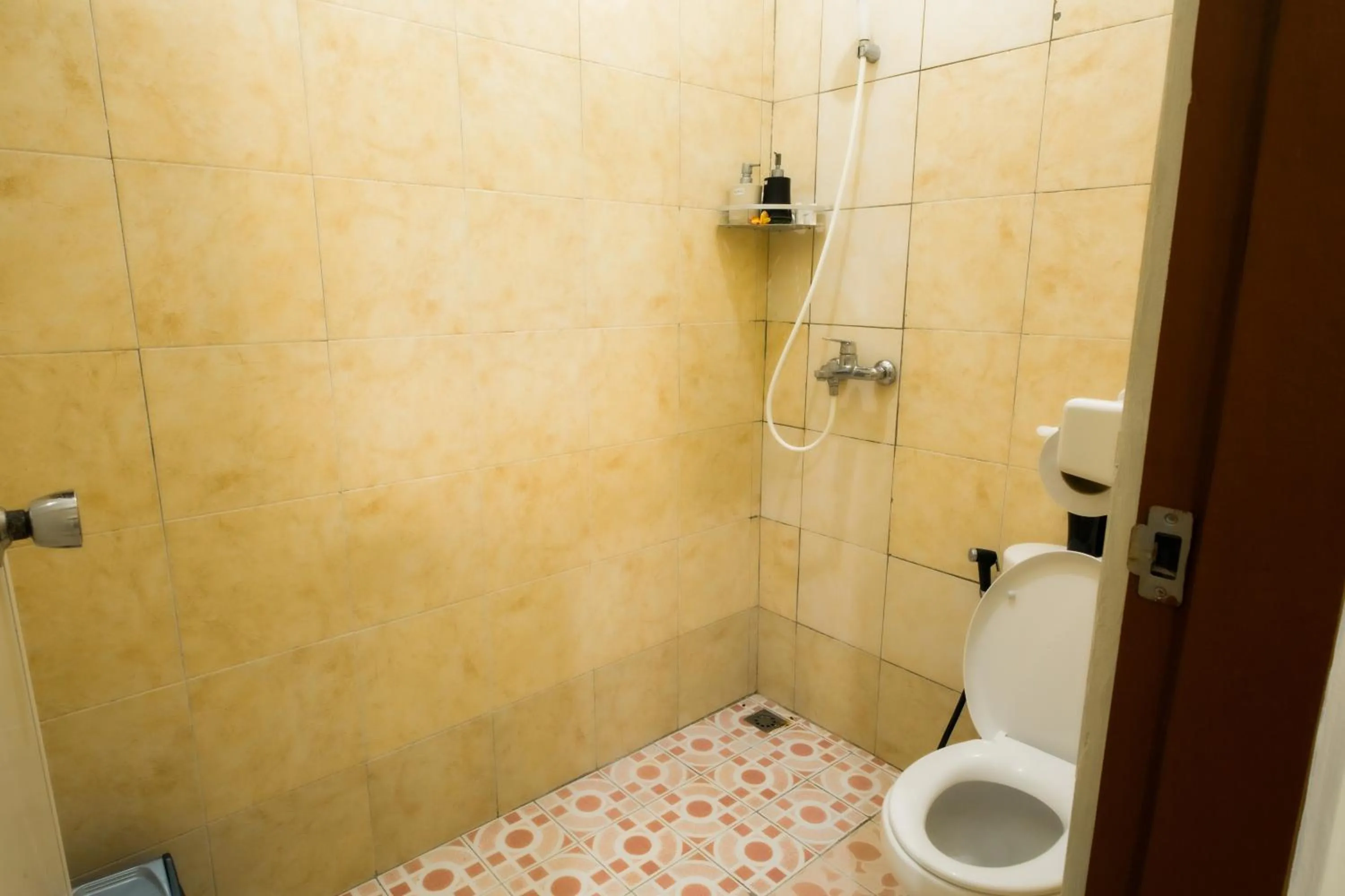 Toilet in Manda Homestay