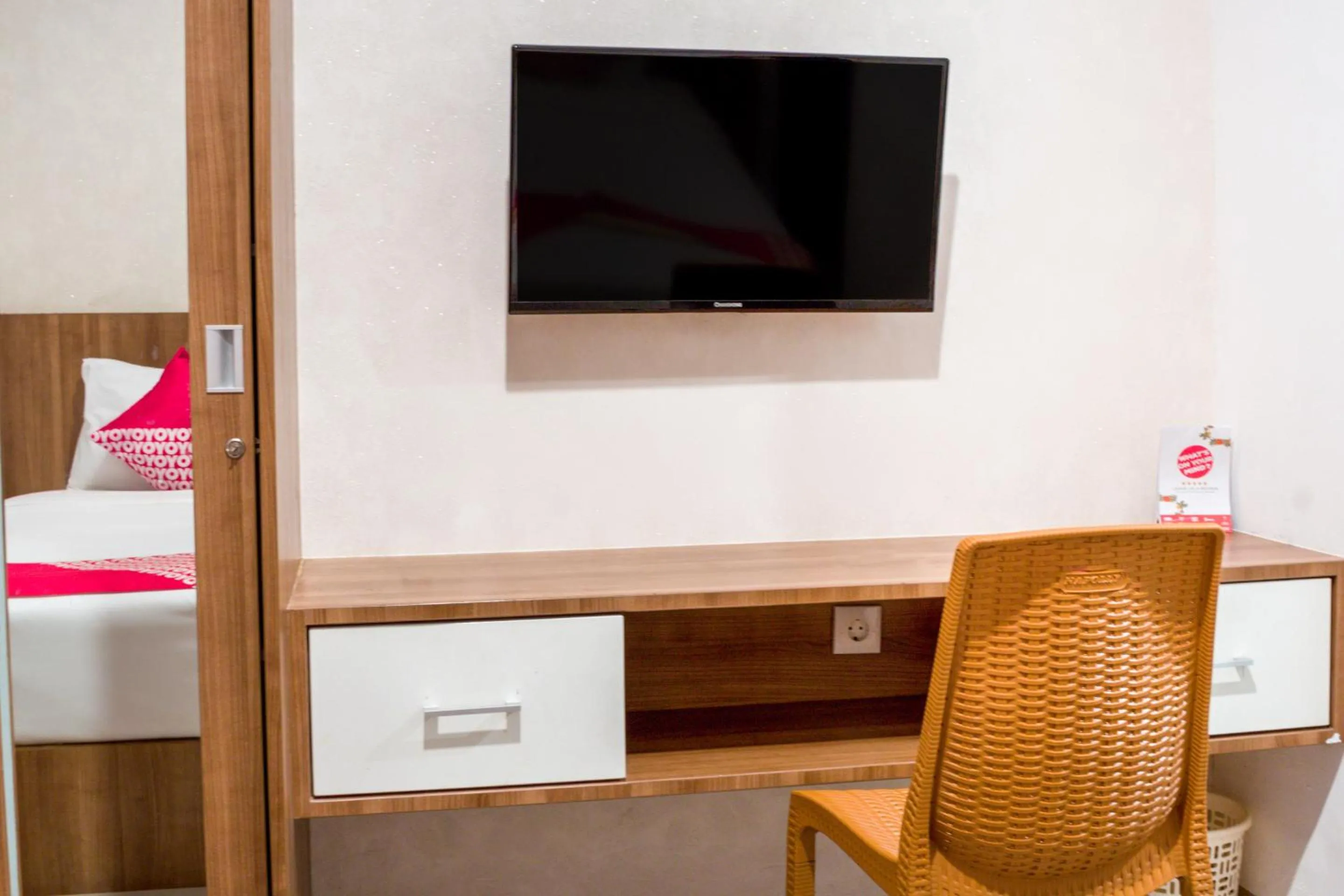 Bedroom in Hotel O Papakoel