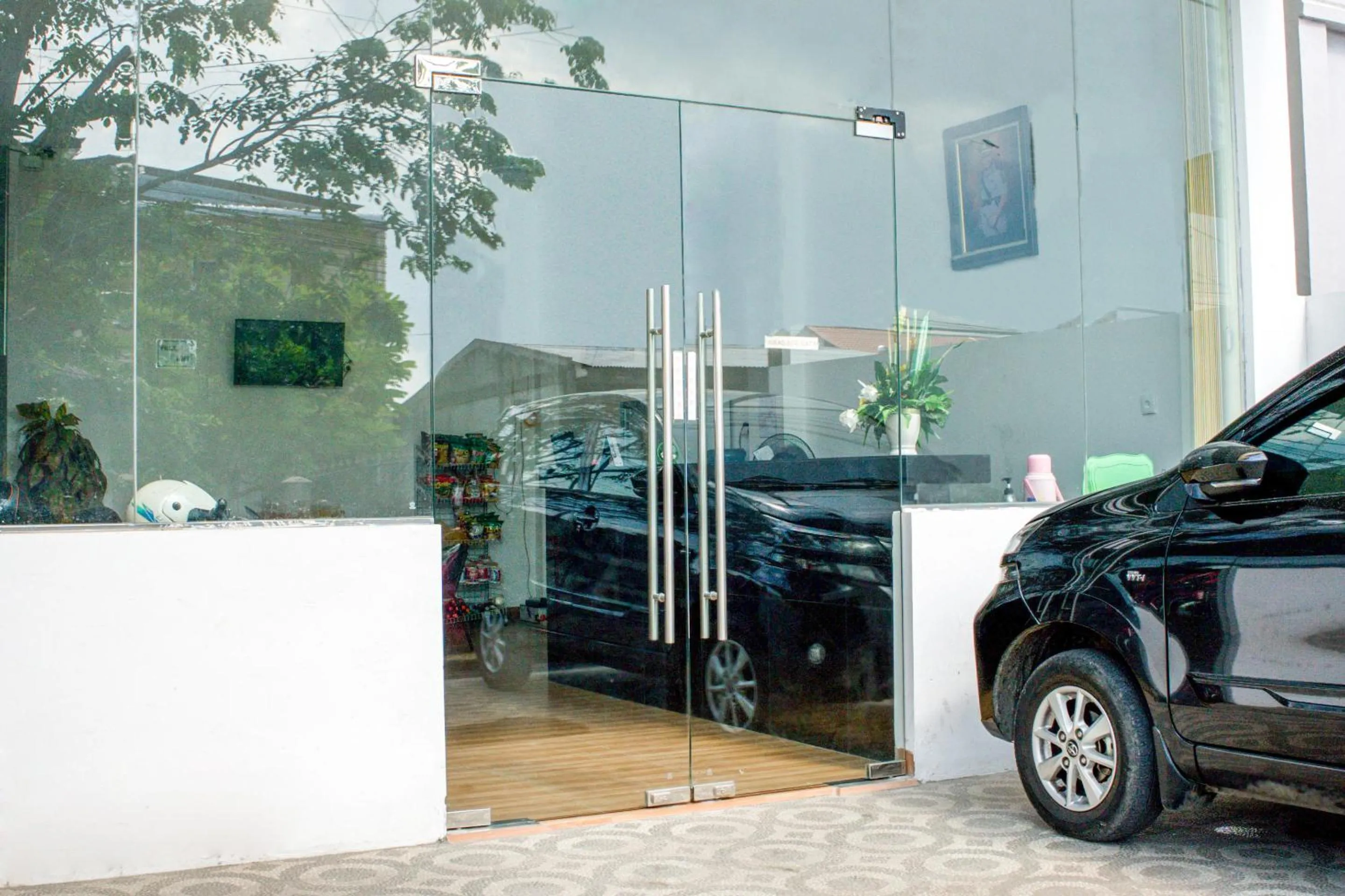 Facade/entrance in Hotel O Papakoel