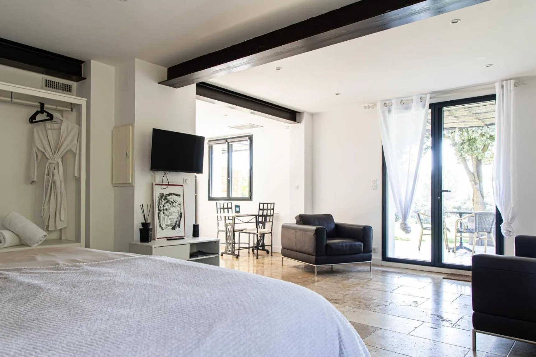 Bed in Mas lou Félibrige