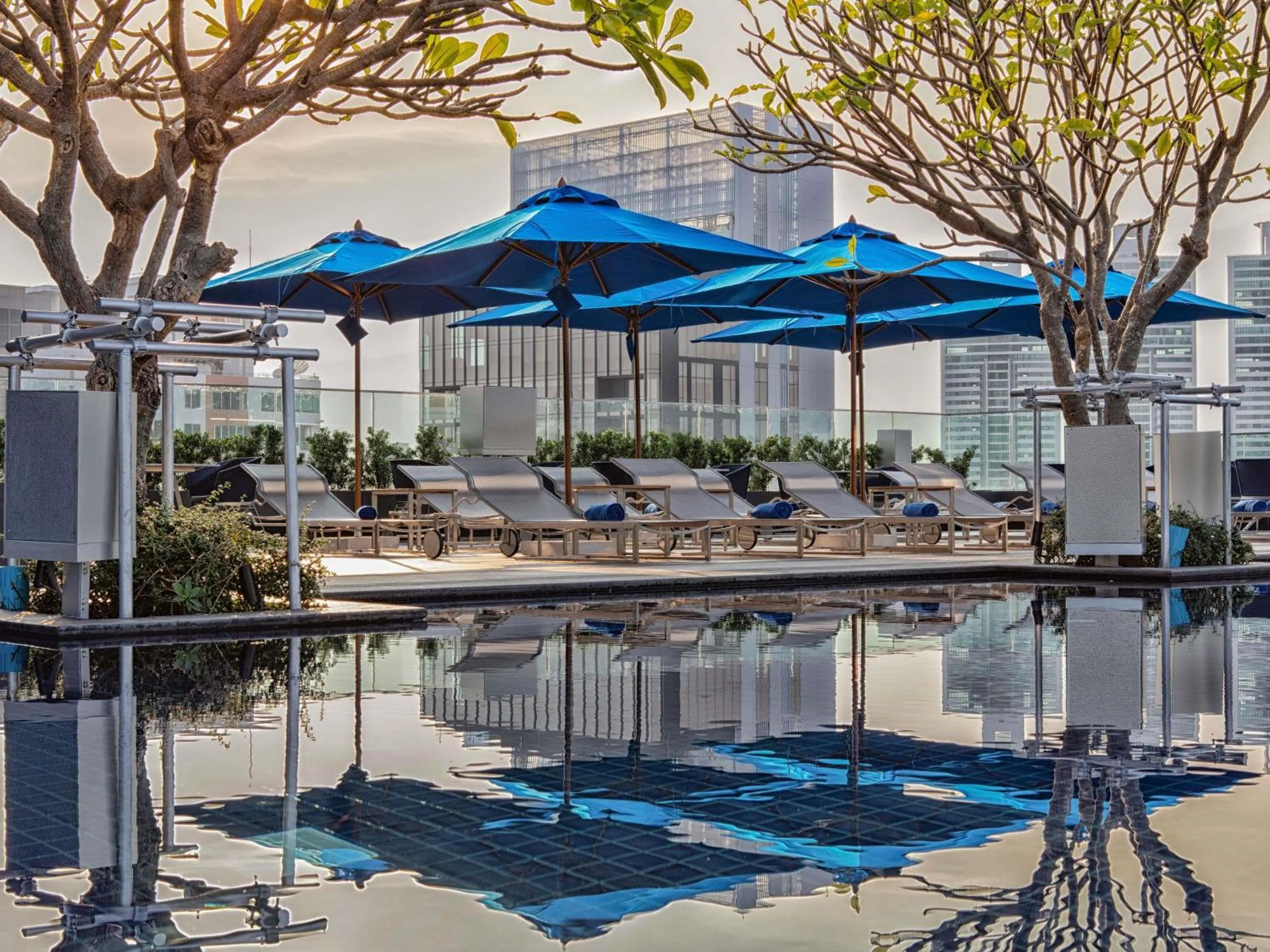 Pool view in Mercure Bangkok Sukhumvit 24