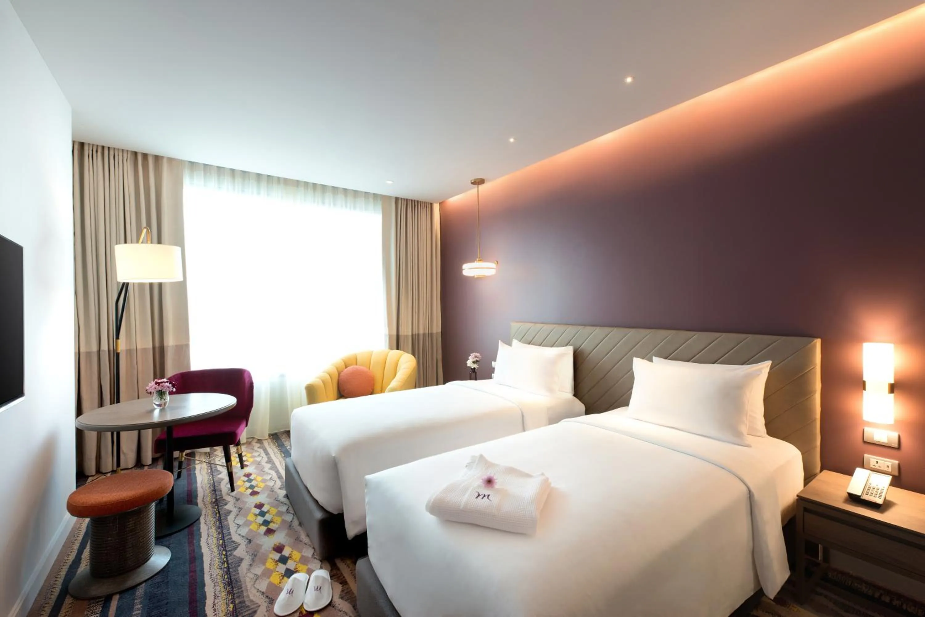 Photo of the whole room, Bed in Mercure Bangkok Sukhumvit 24