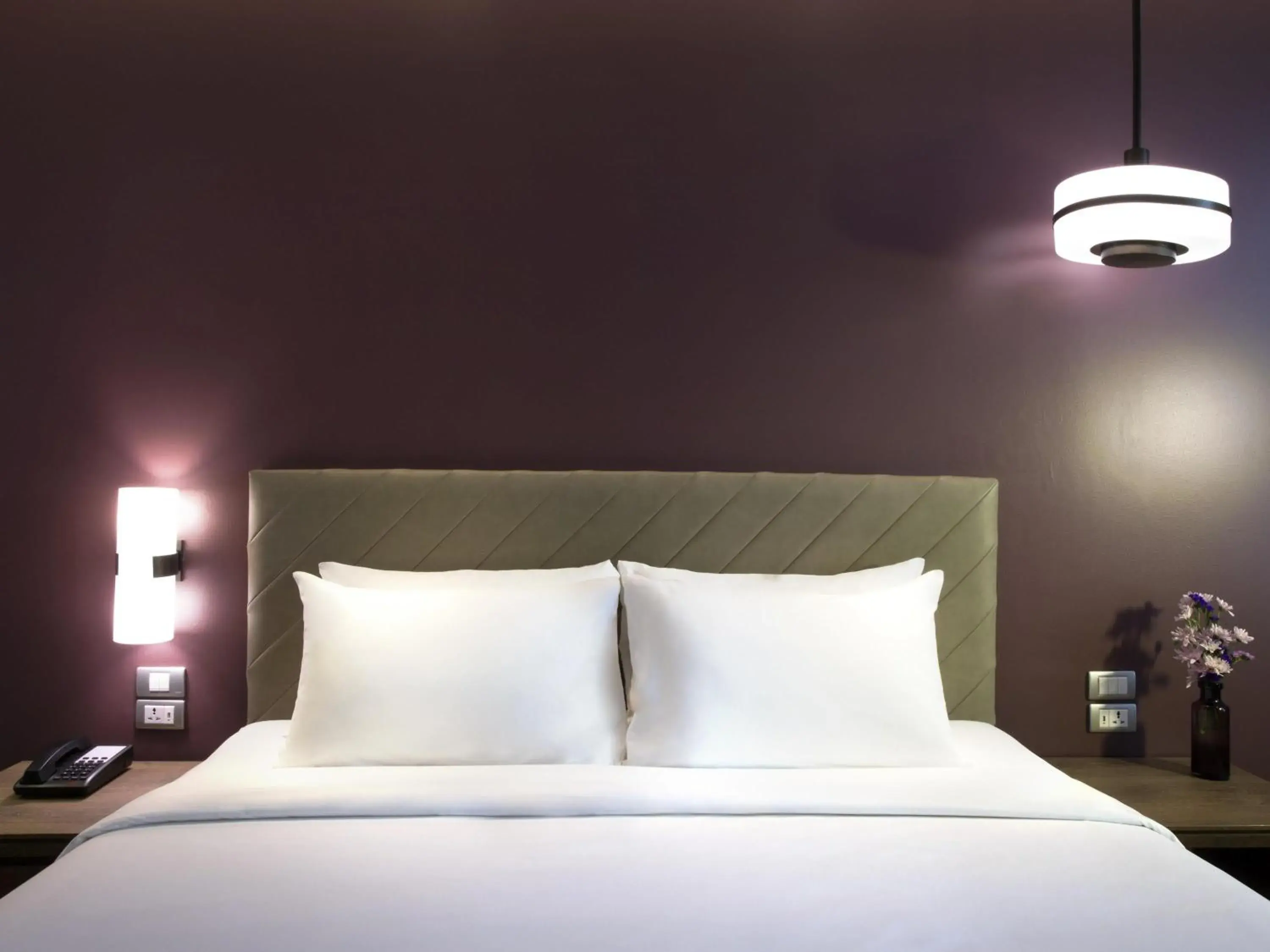 Deluxe King Room with City View in Mercure Bangkok Sukhumvit 24 Deluxe King Room with City View in Mercure Bangkok Sukhumvit 24