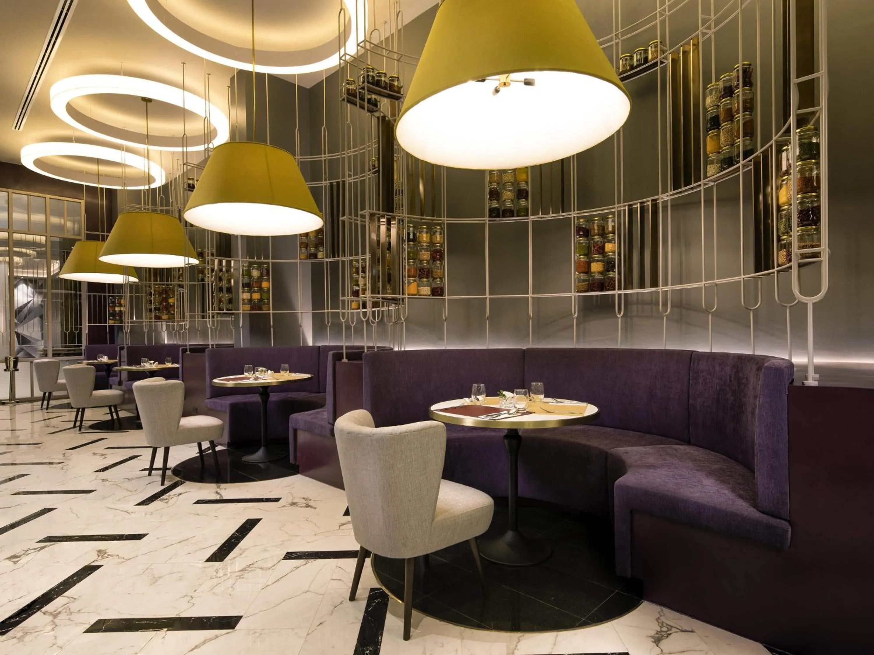 Restaurant/places to eat in Mercure Bangkok Sukhumvit 24