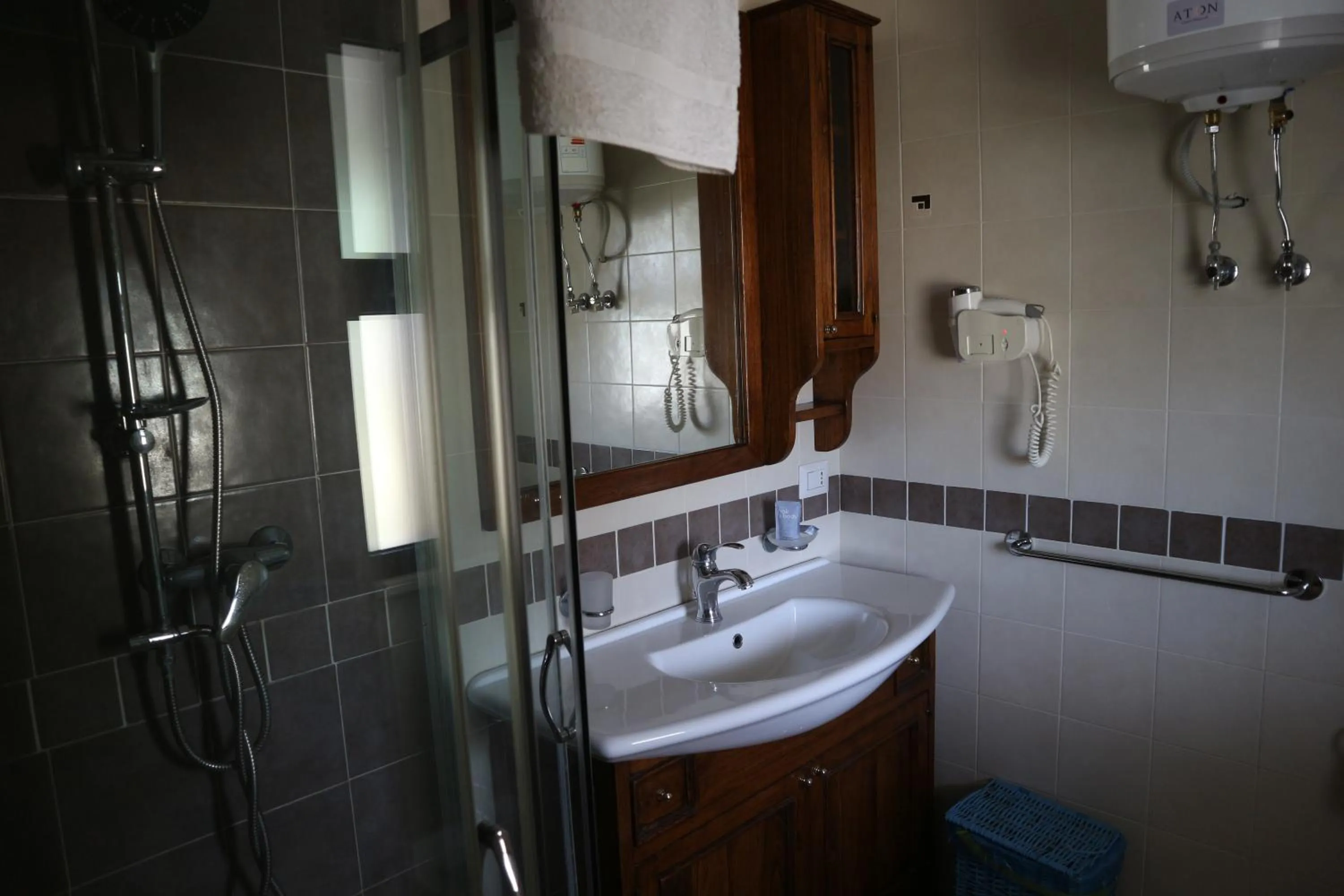 Bathroom in torquemada beach club