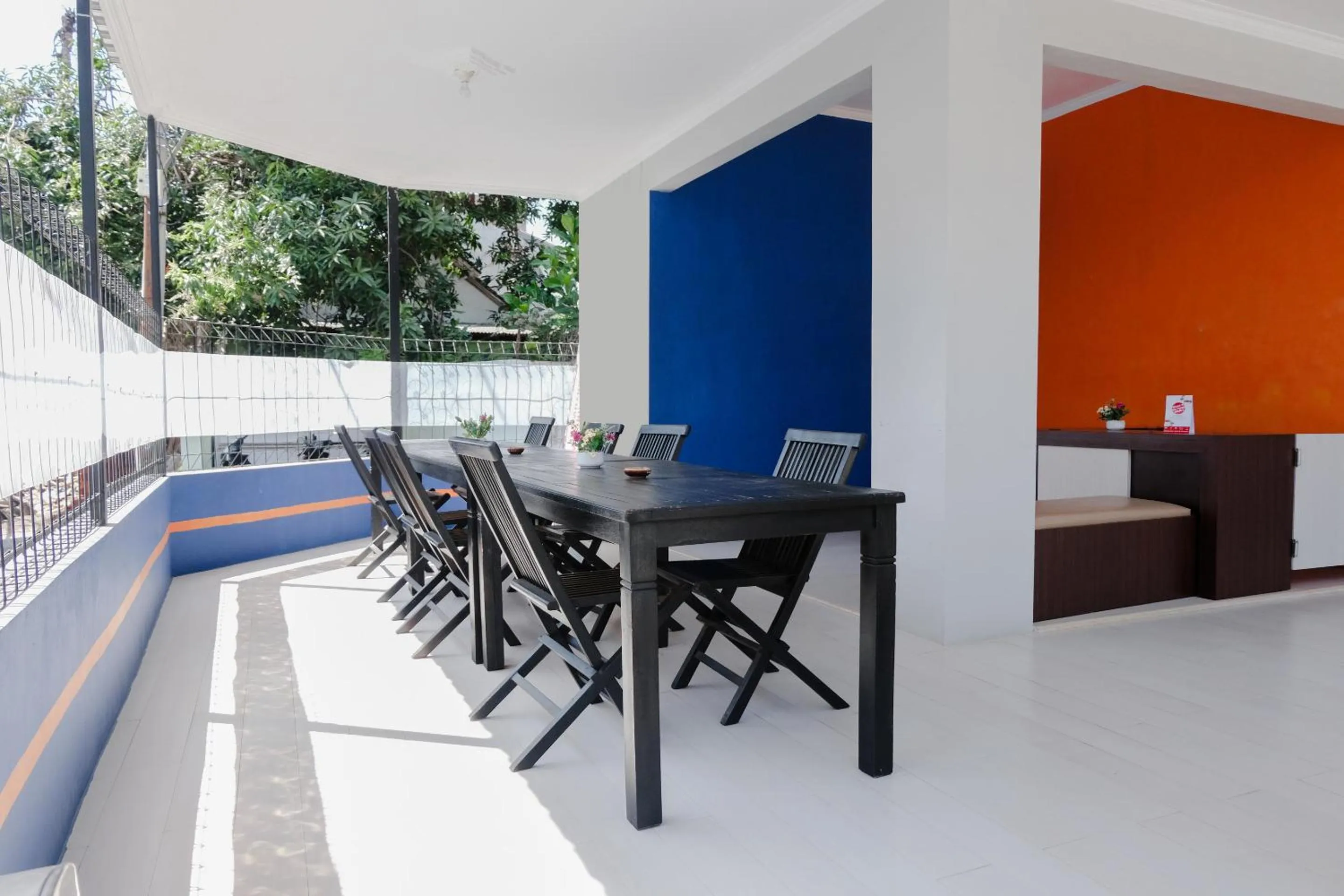 Dining area in OYO 1566 El Reyshi Family Residence Syariah