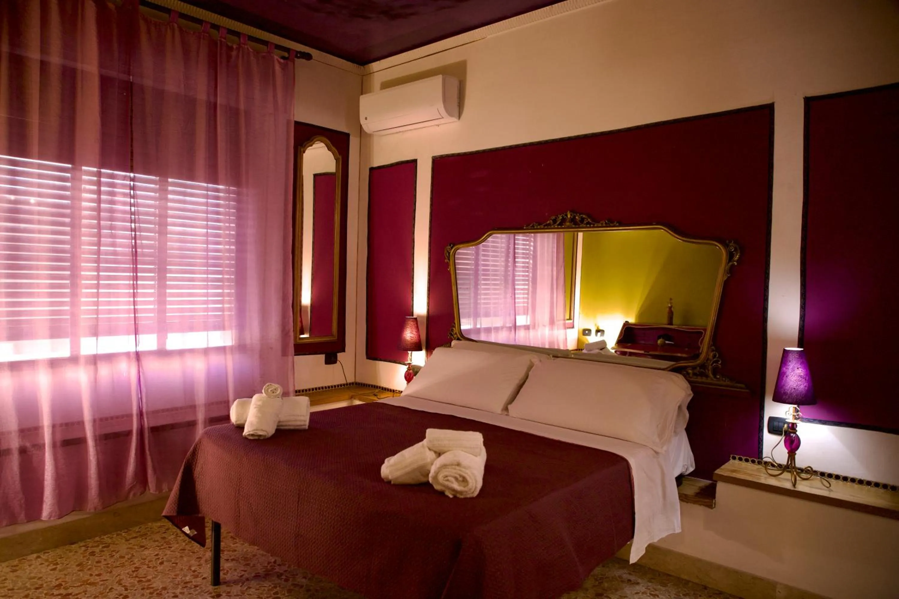 Bed in Abali' Gran Sultanato