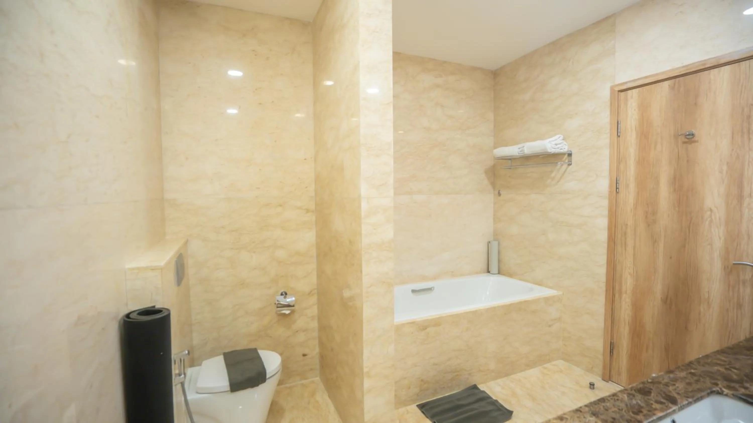 Toilet in Bigland Bogor Hotel Powered by Archipelago