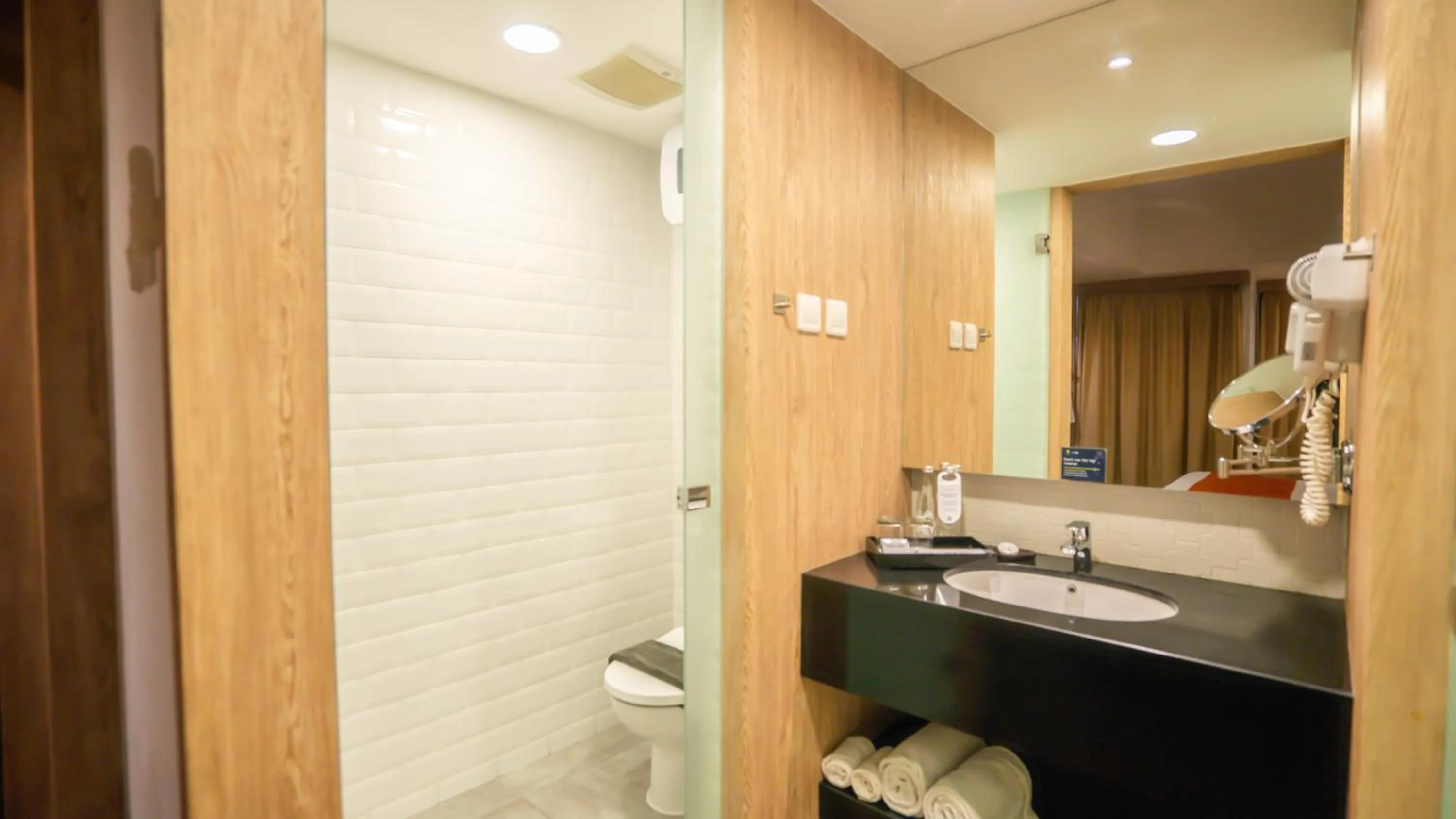 Bathroom in Bigland Bogor Hotel Powered by Archipelago