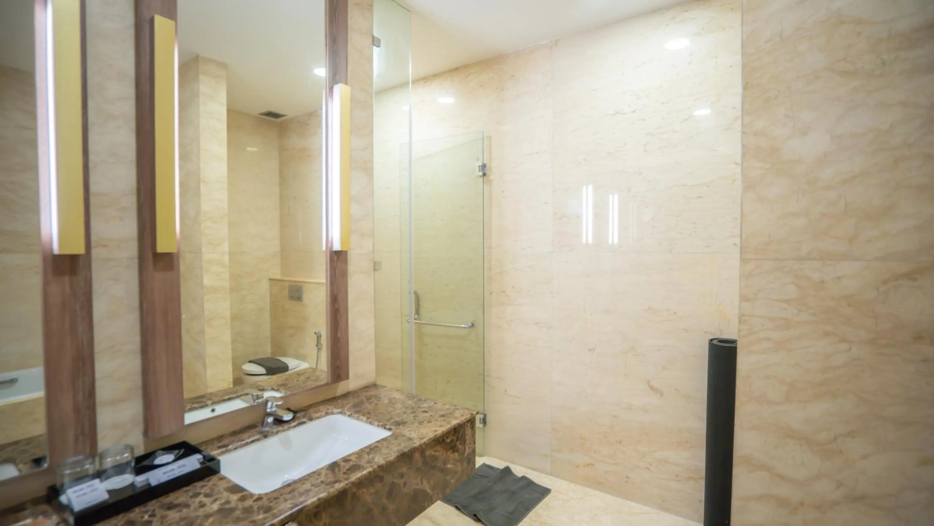 Bathroom in Bigland Bogor Hotel Powered by Archipelago