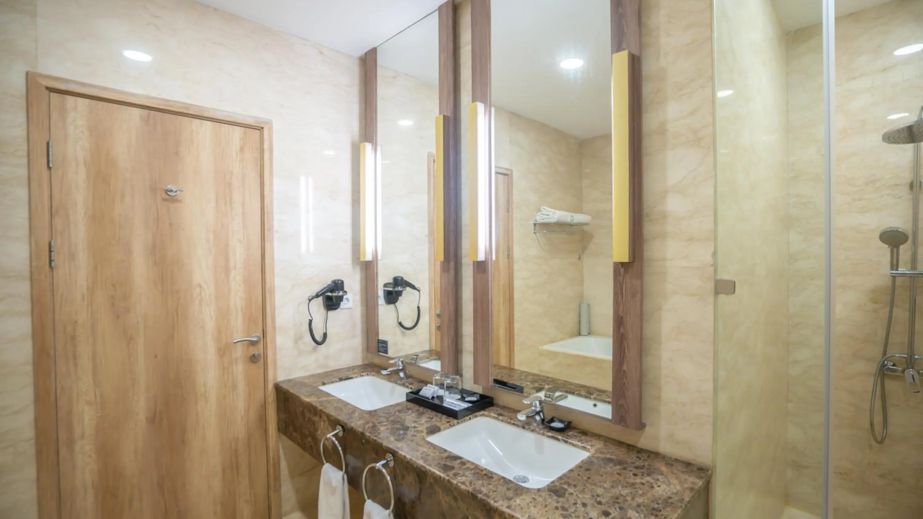 Bathroom in Bigland Bogor Hotel Powered by Archipelago
