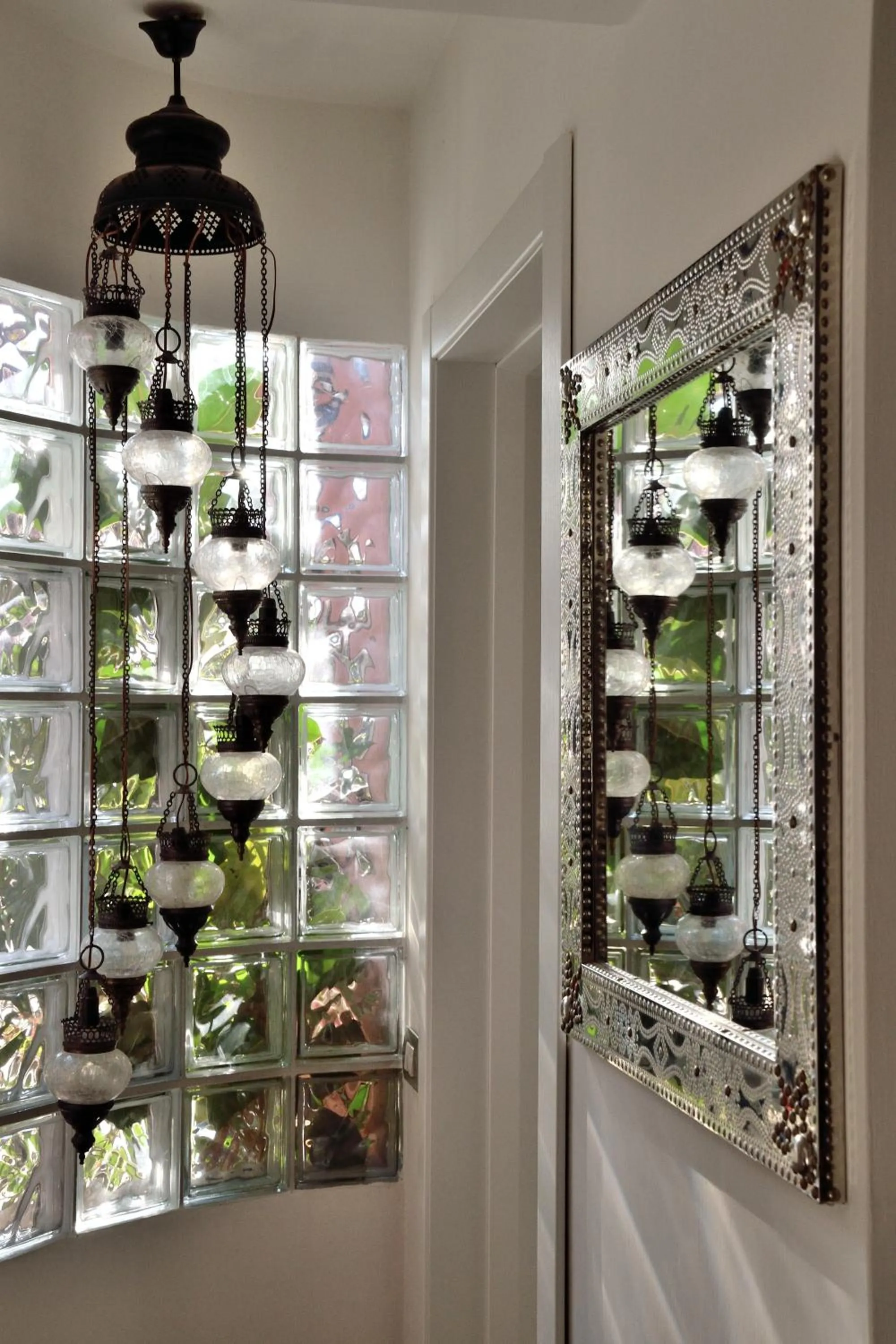 Decorative detail in Abbraccia Morfeo Roma