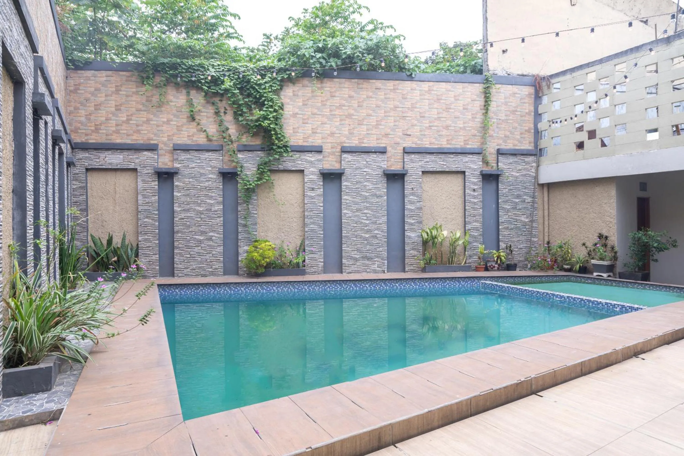 Swimming Pool in OYO 1421 Kasmaran Guest House Syariah