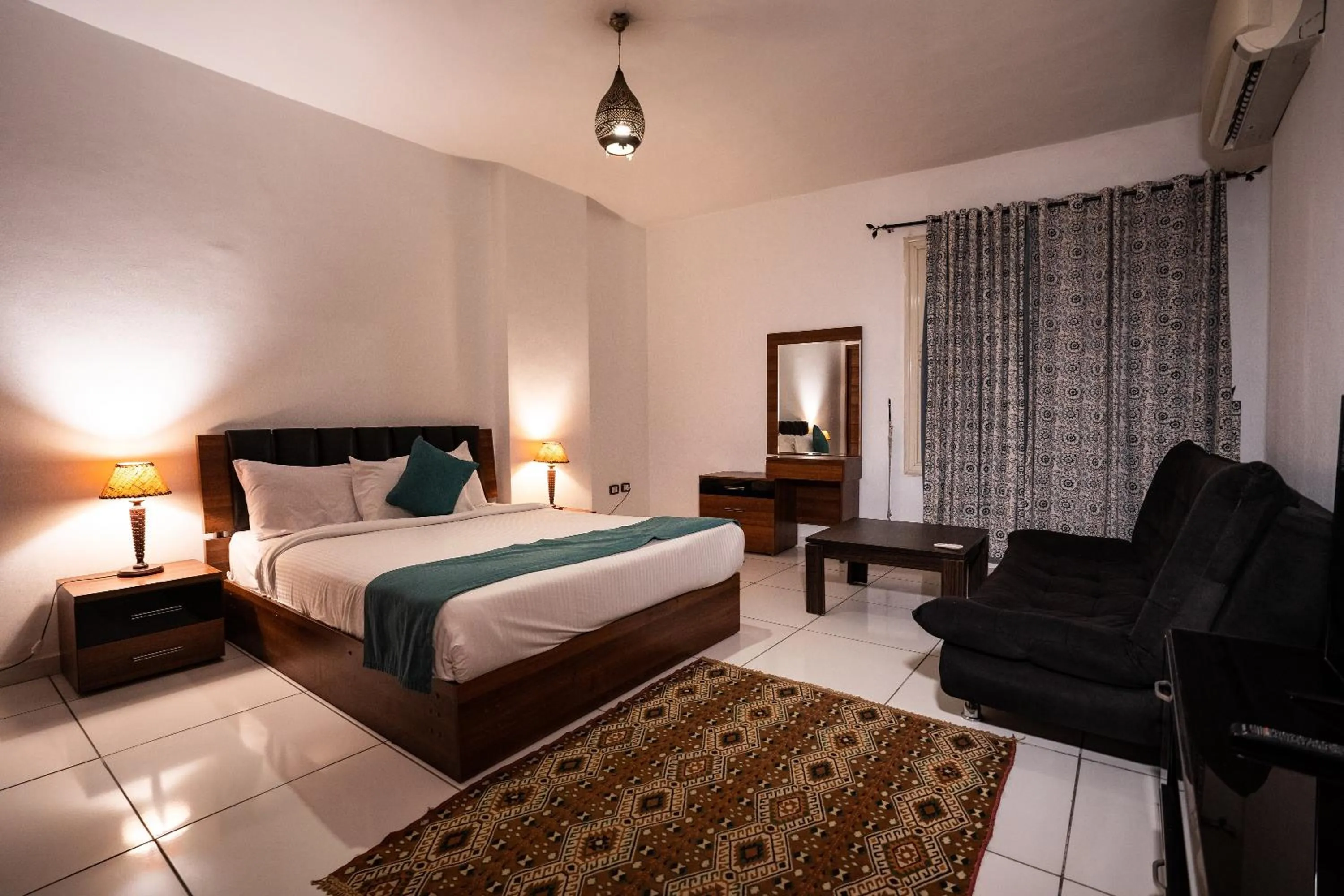 Family in Pyramids Gem Plaza Powered By Look