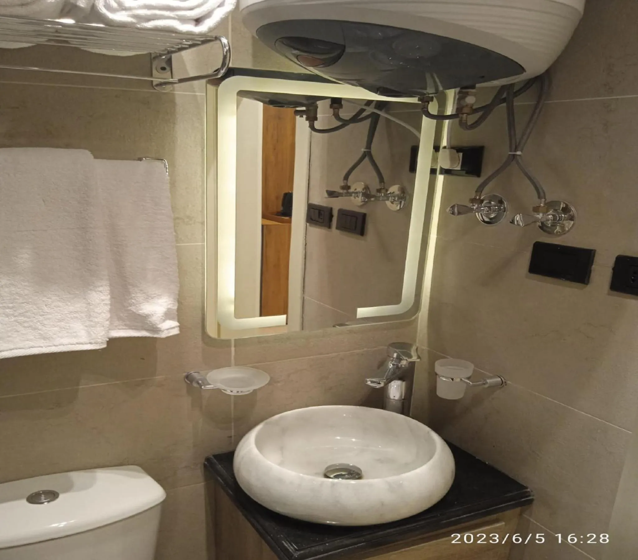 Bathroom in Pyramids Gem Plaza Powered By Look