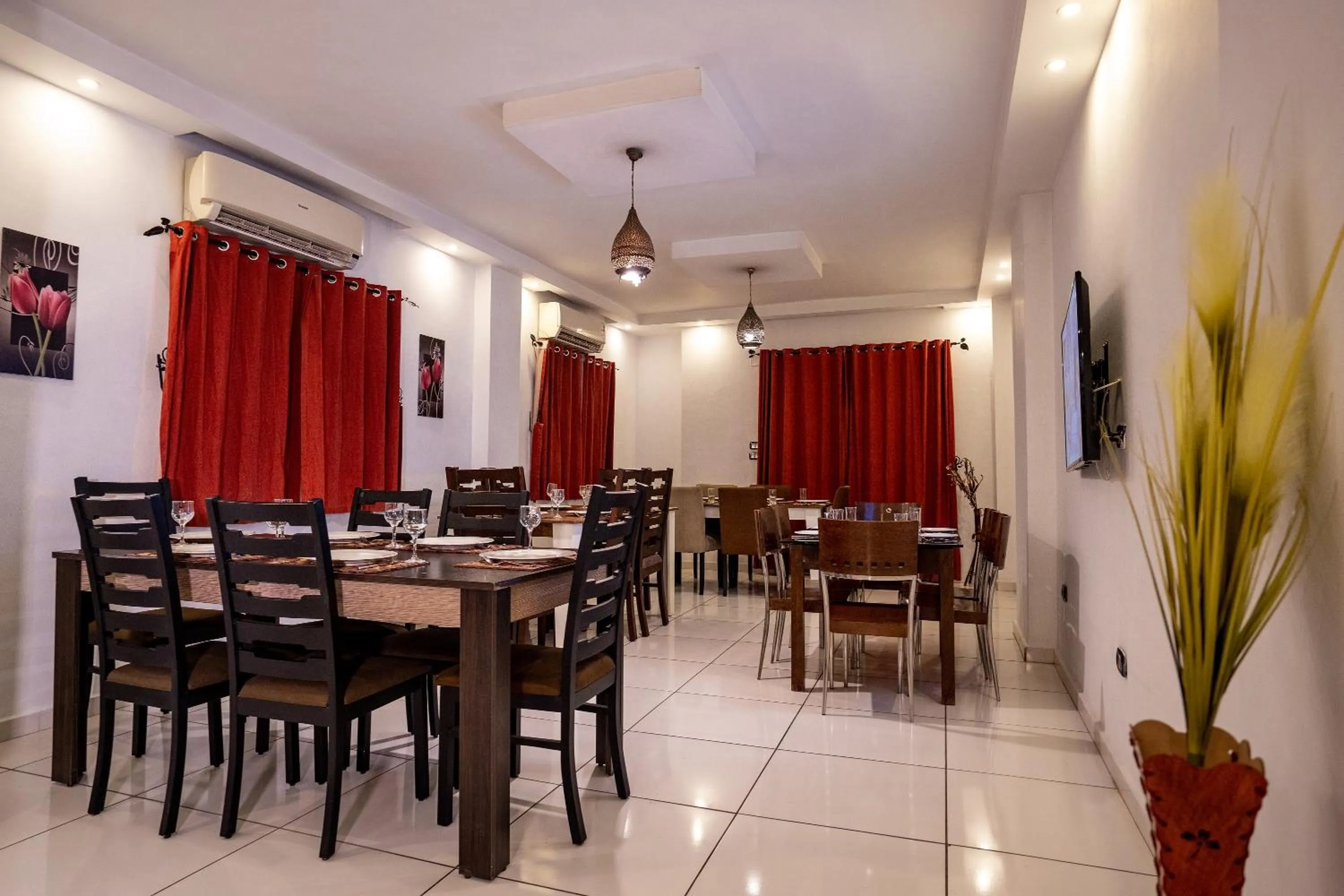 Restaurant/places to eat in Pyramids Gem Plaza Powered By Look