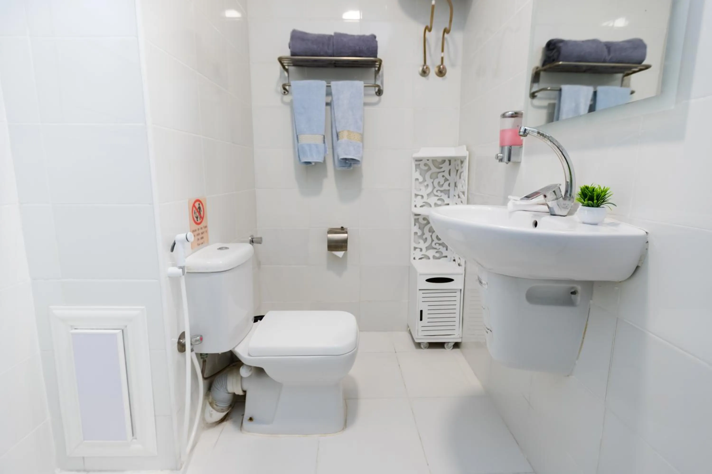 Bathroom in Pyramids Gem Plaza Powered By Look