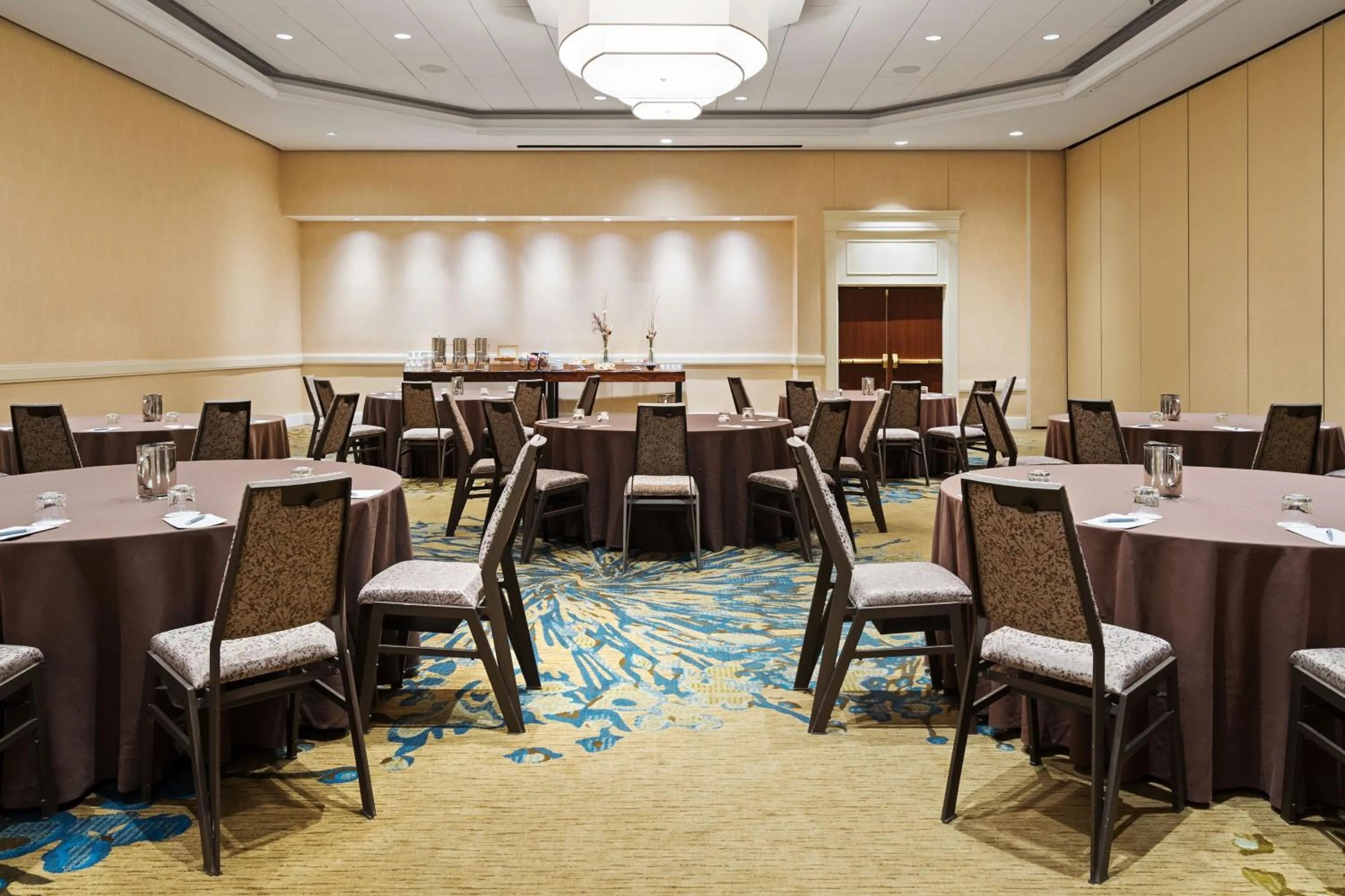 Meeting/conference room in The Westin Crystal City Reagan National Airport