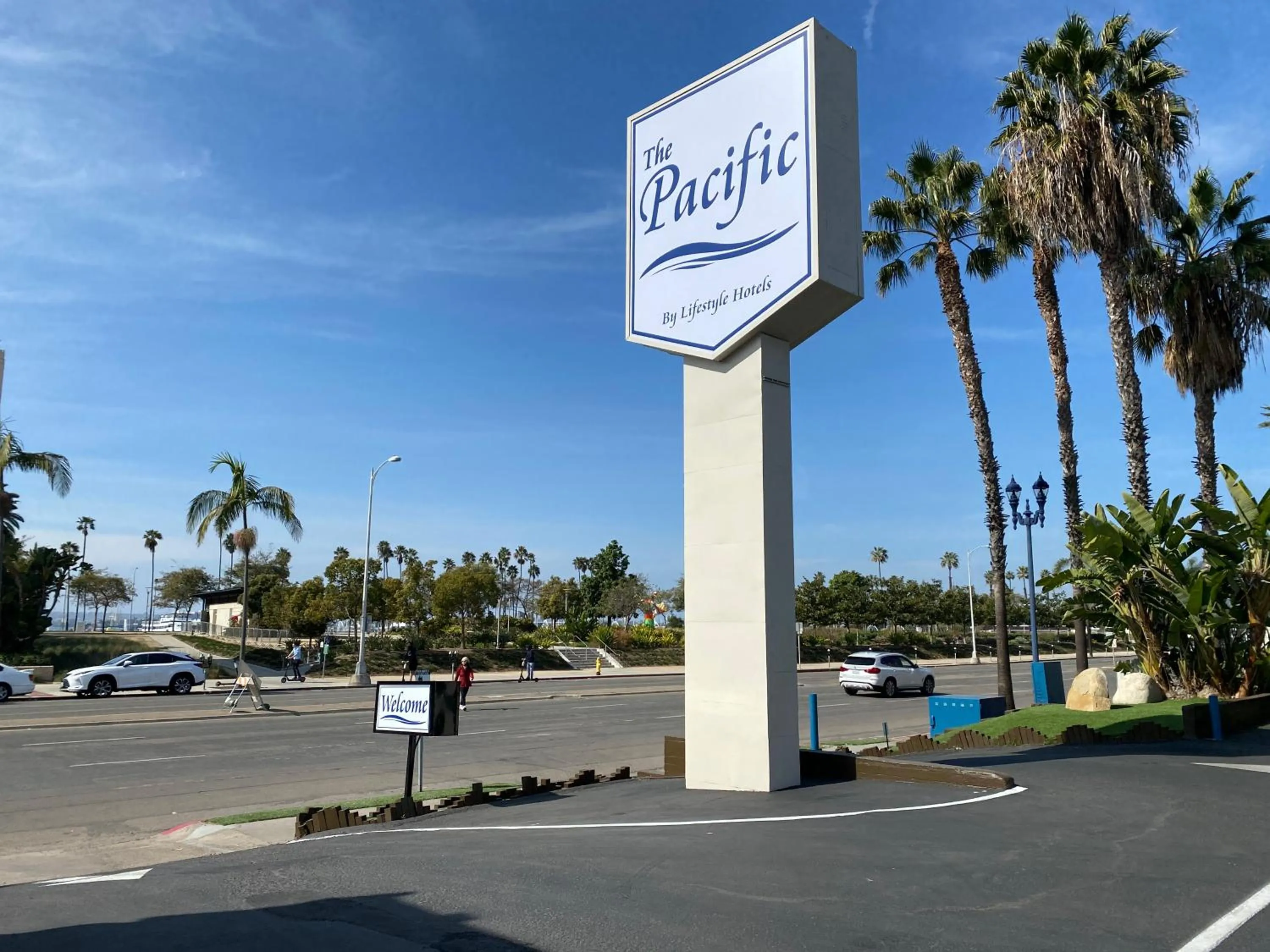 Property building in Pacific Inn and Suites