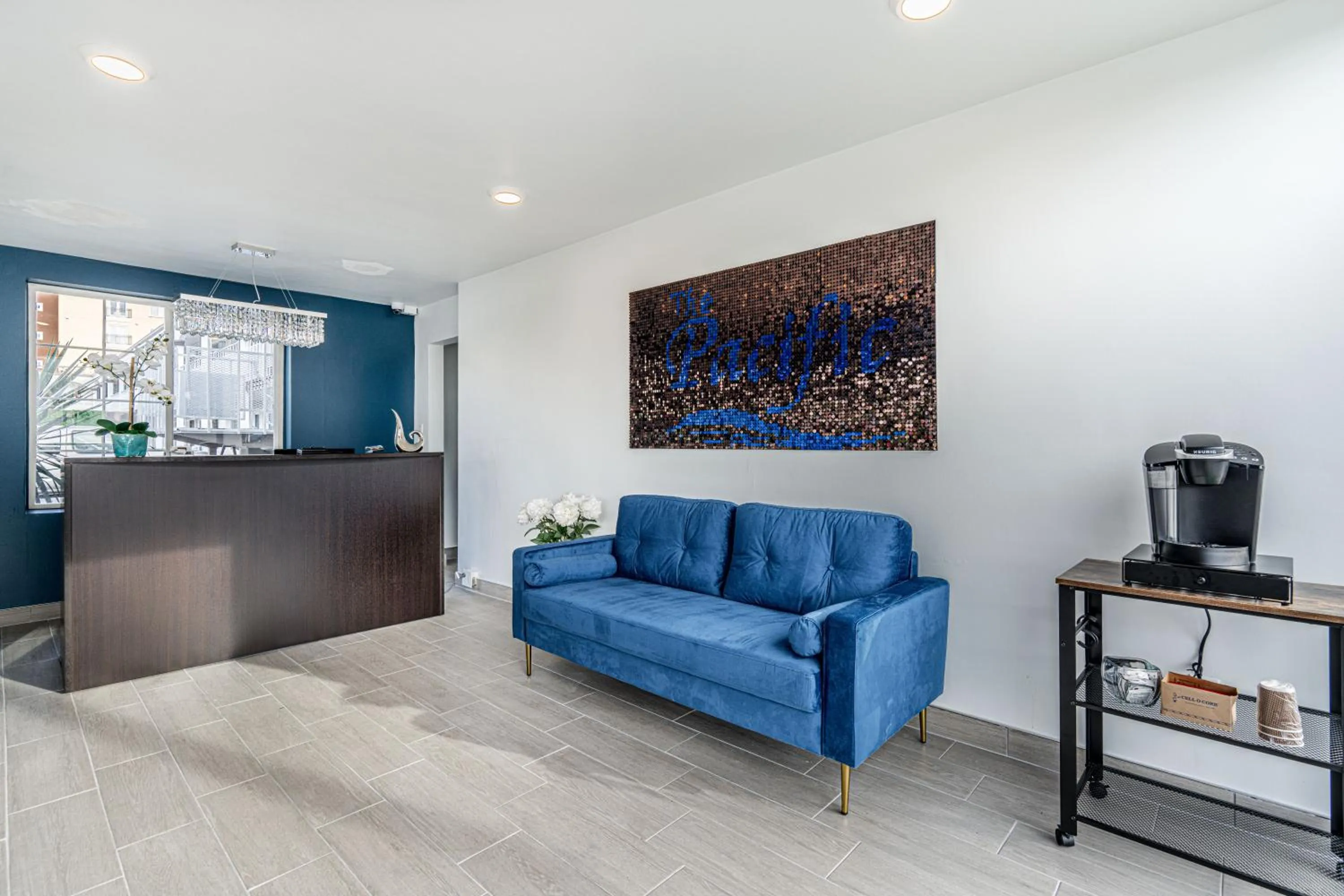 Lobby or reception, Seating Area in Pacific Inn and Suites