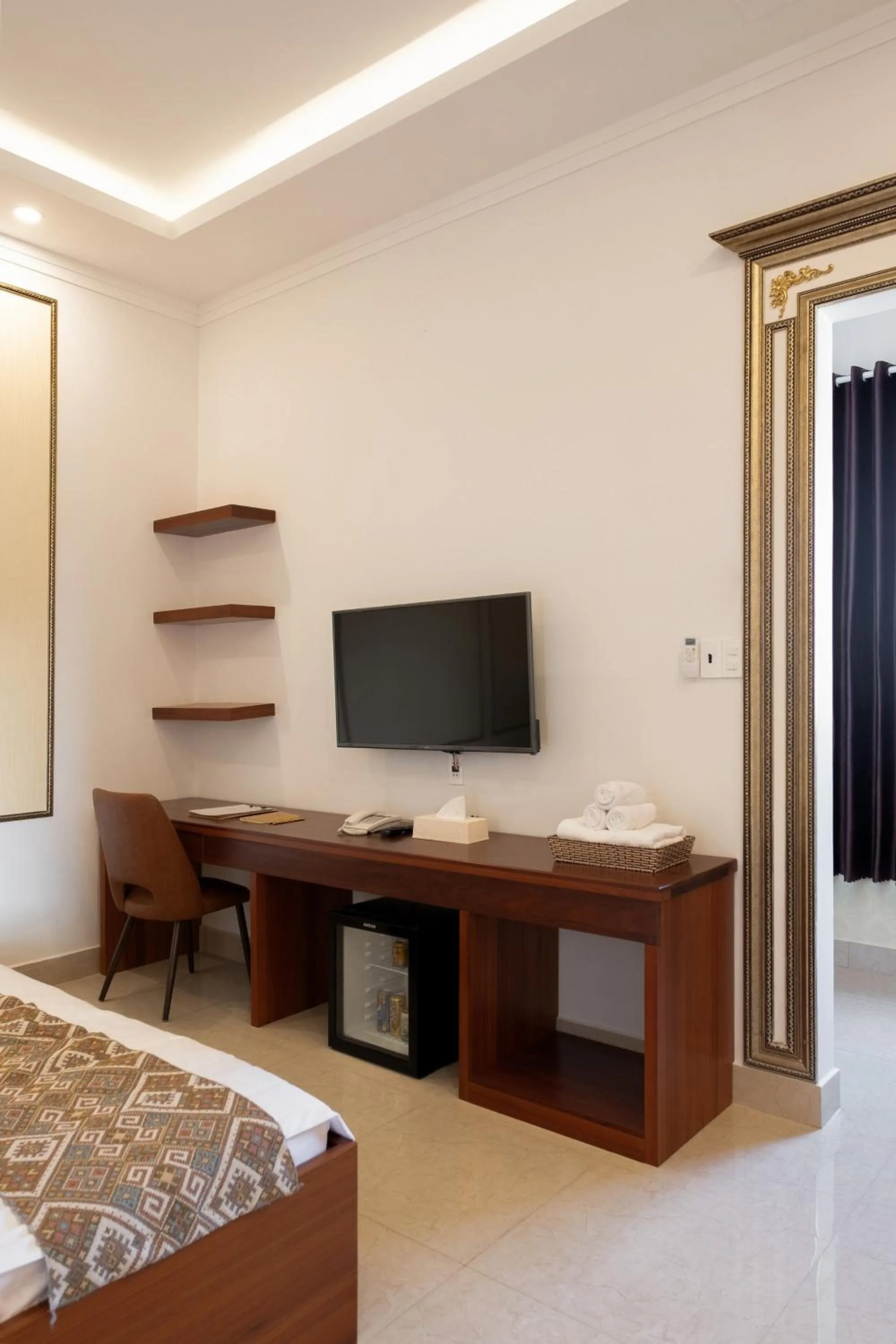 Communal lounge/ TV room, Bed in Mekong Gia Lai Hotel - Me Kong Pleiku