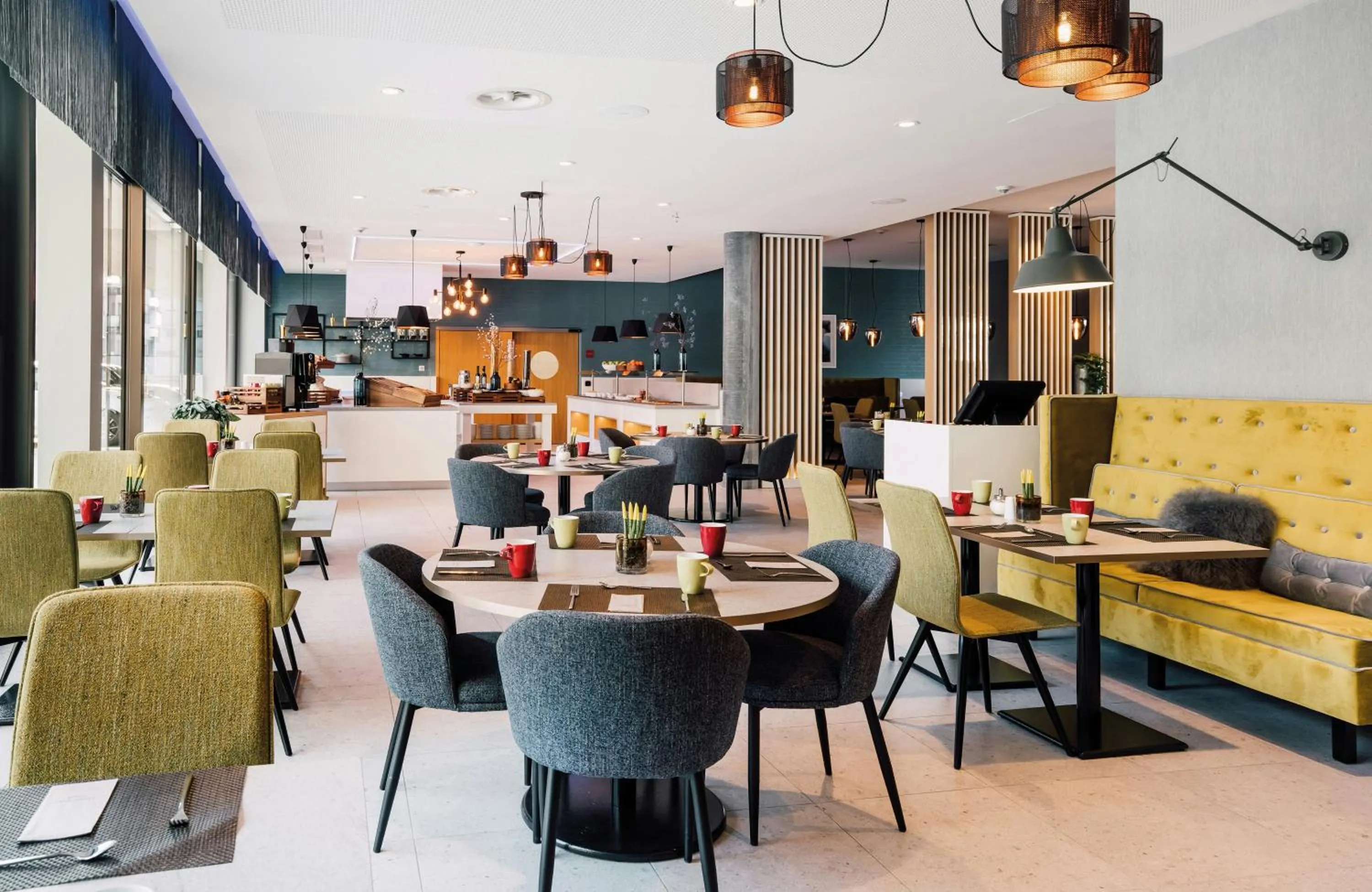 Breakfast in Leonardo Hotel Zurich Airport