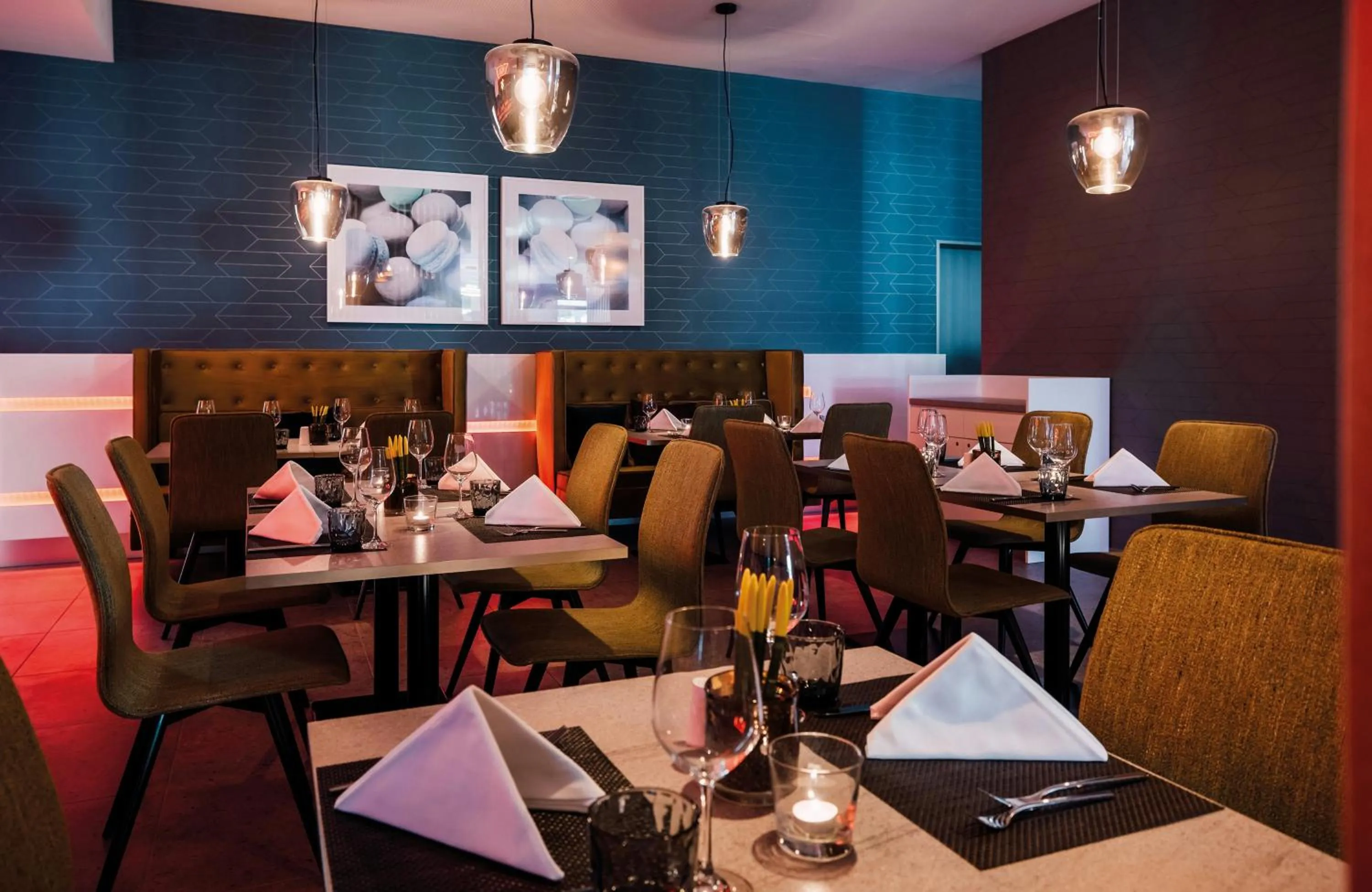 Restaurant/places to eat in Leonardo Hotel Zurich Airport