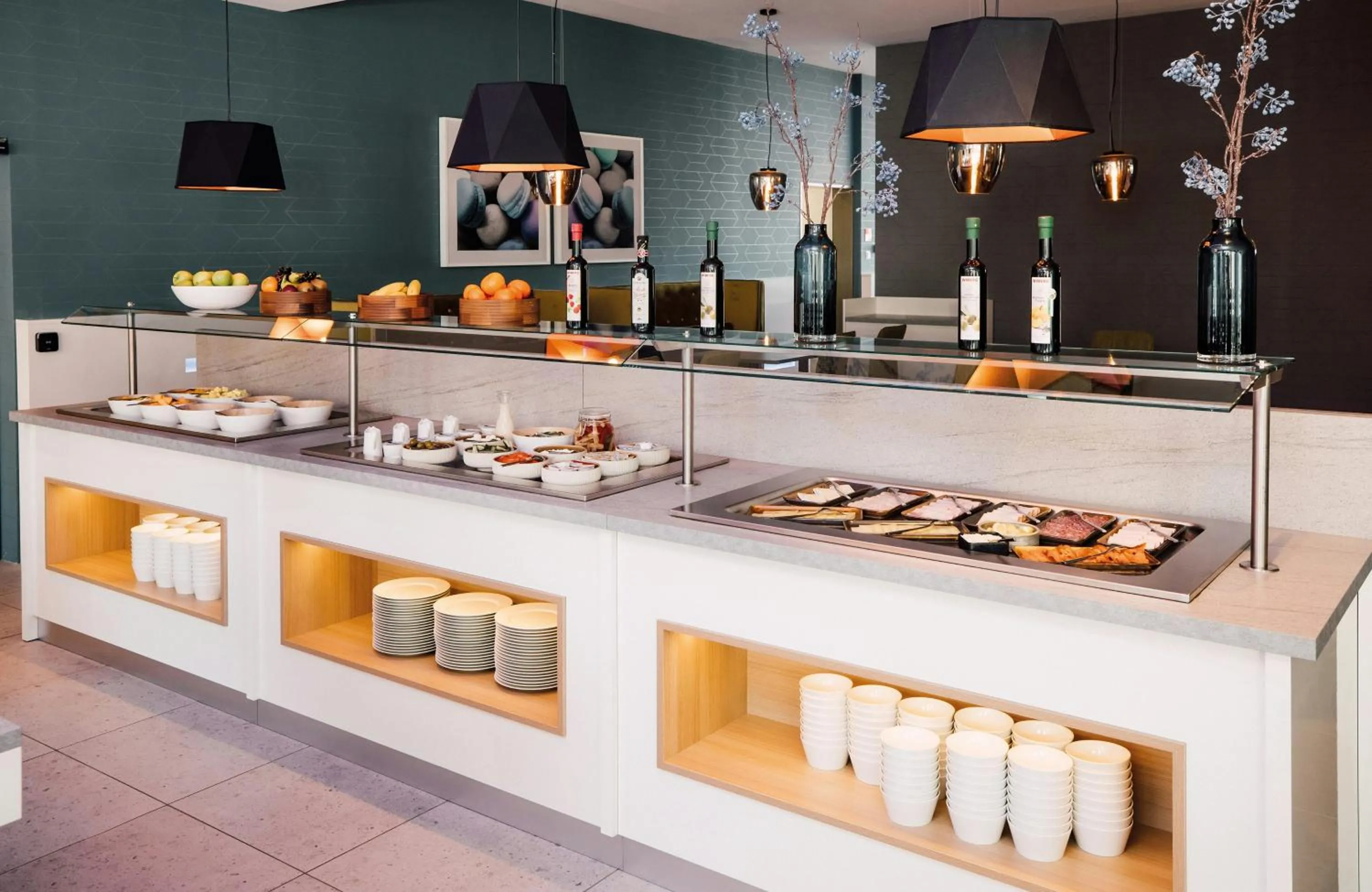 Buffet breakfast in Leonardo Hotel Zurich Airport