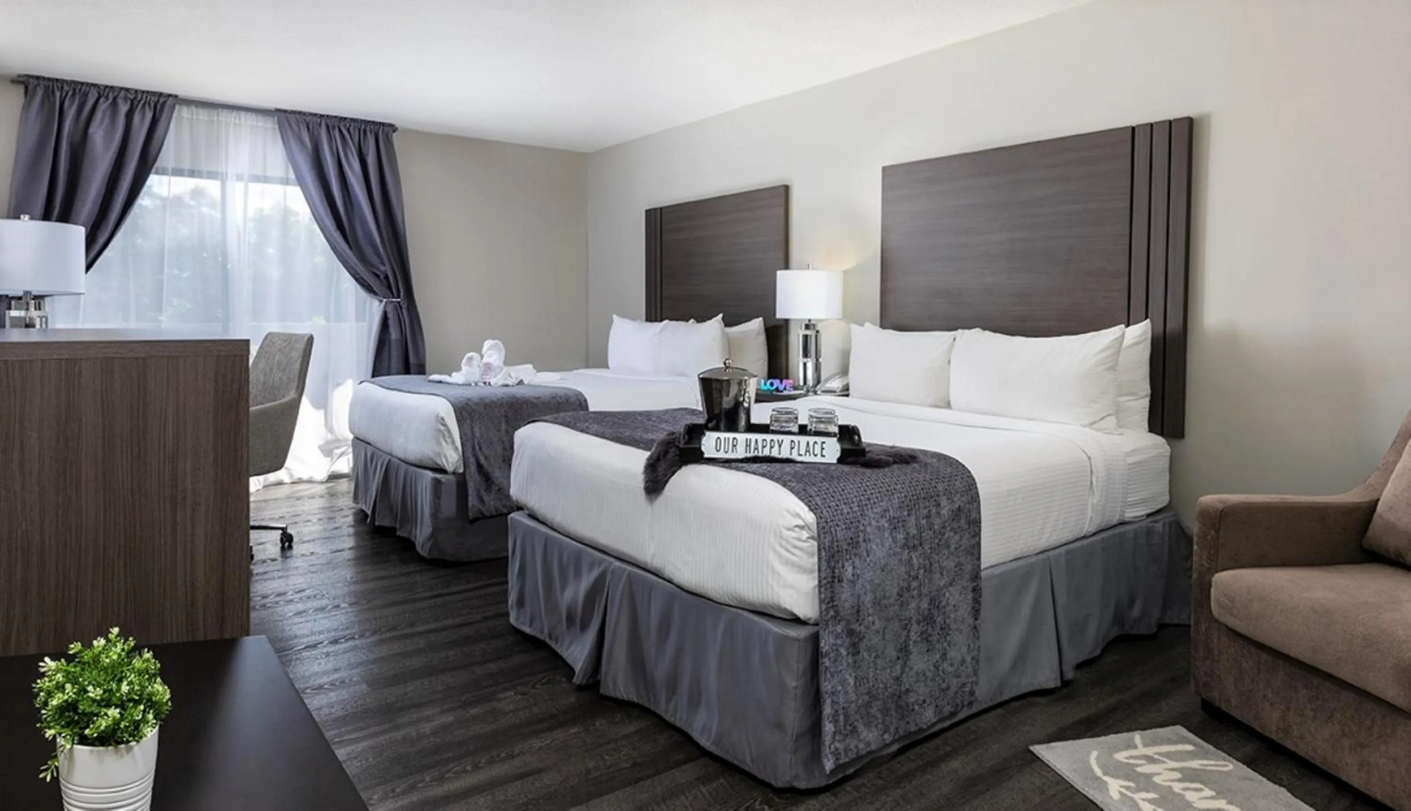 Photo of the whole room, Bed in Palazzo Lakeside Hotel