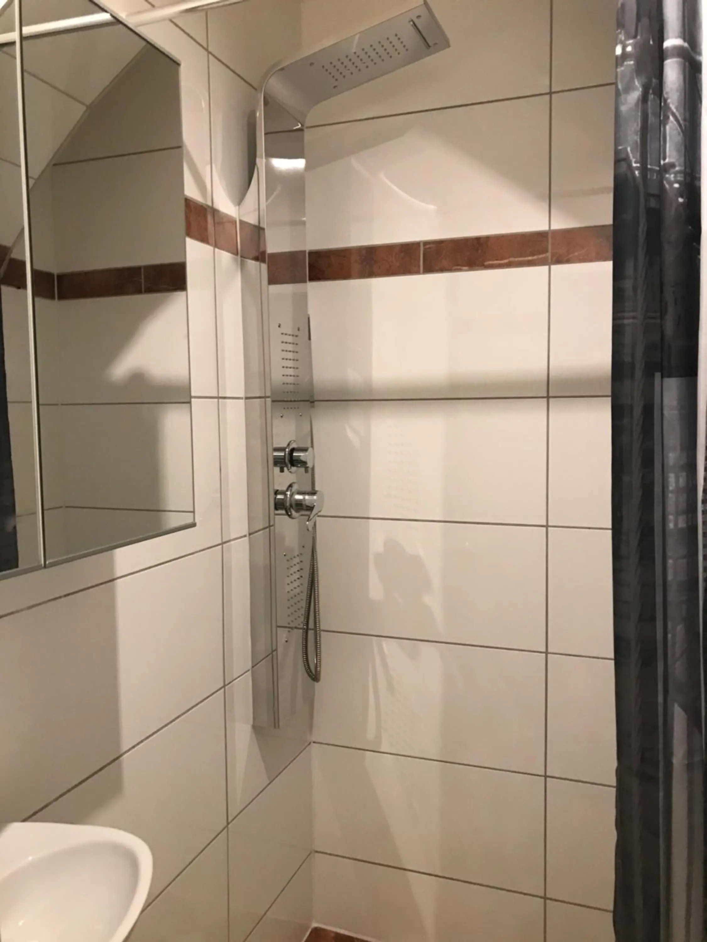 Shower in Viktoria ARTUR