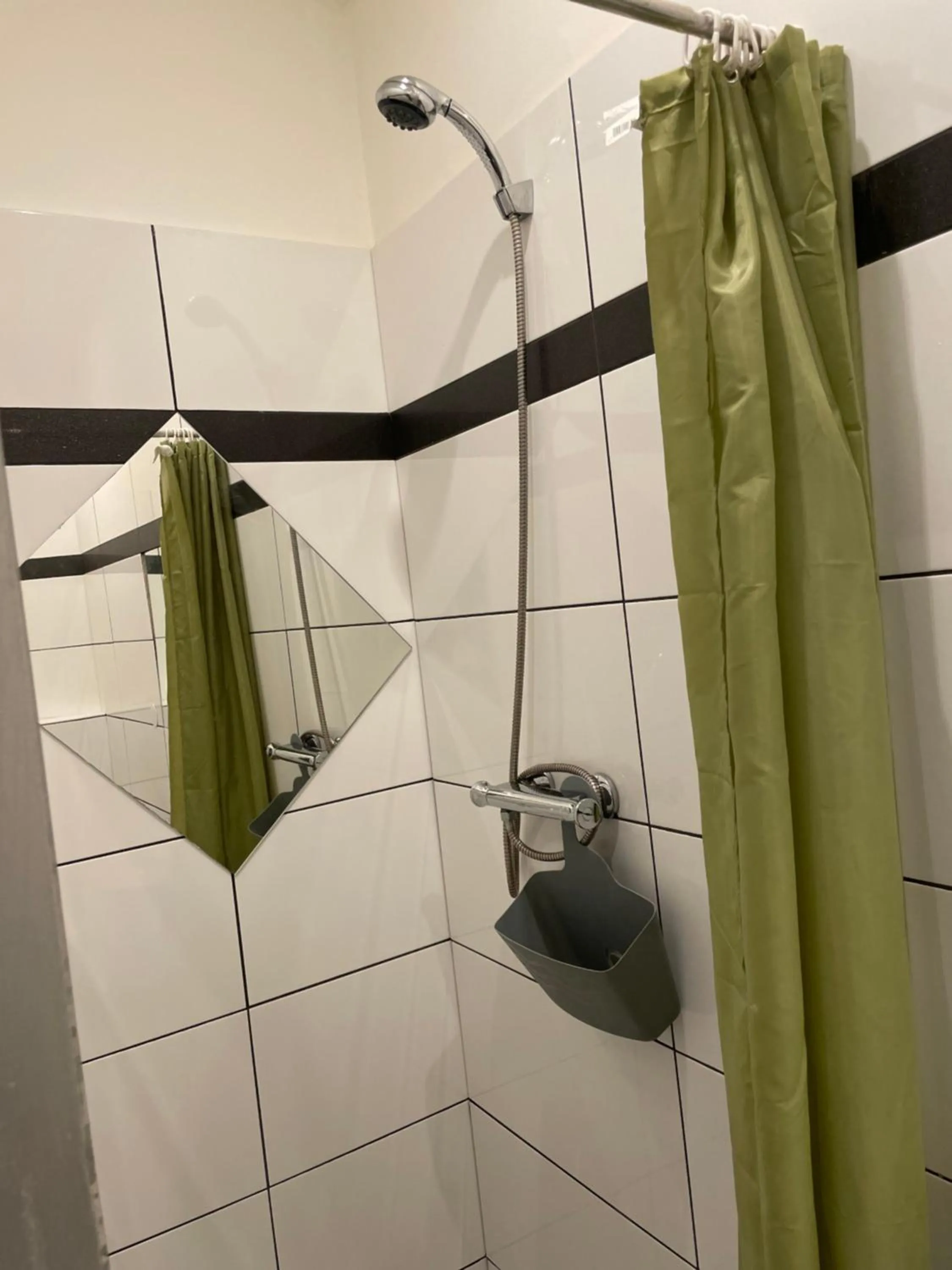 Shower in Viktoria ARTUR