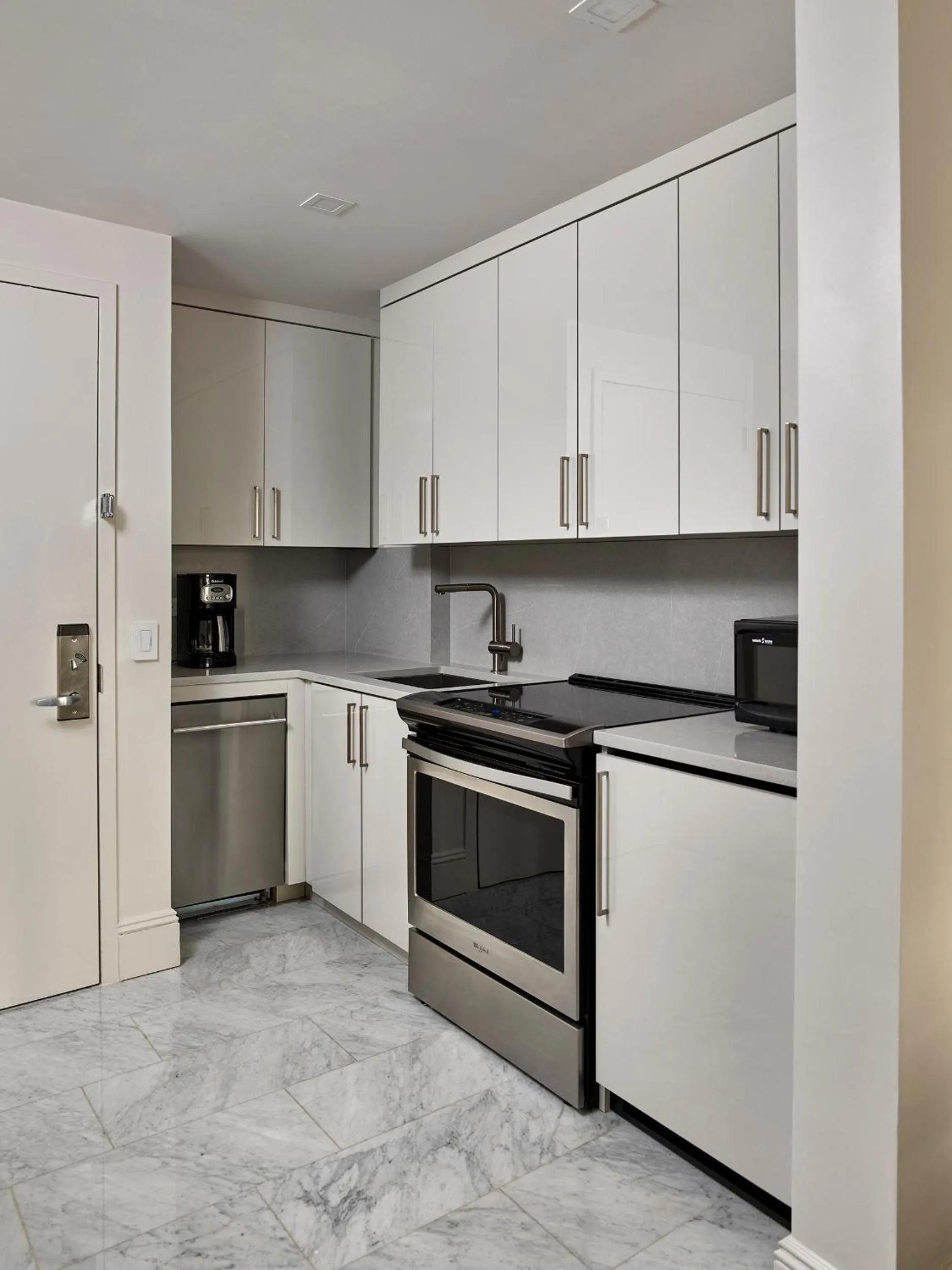 Kitchen or kitchenette in AKA Central Park