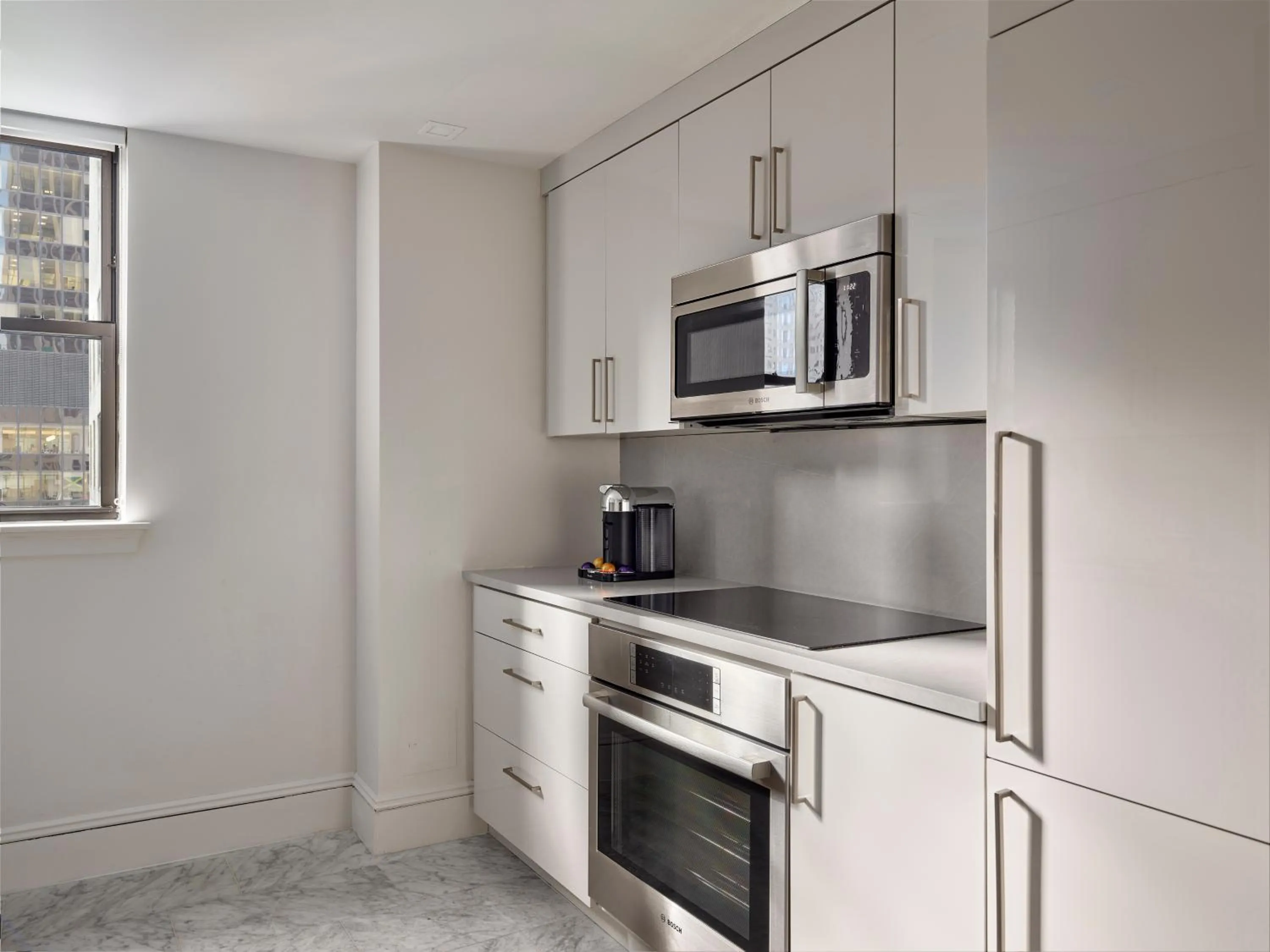 Coffee/tea facilities in AKA Central Park