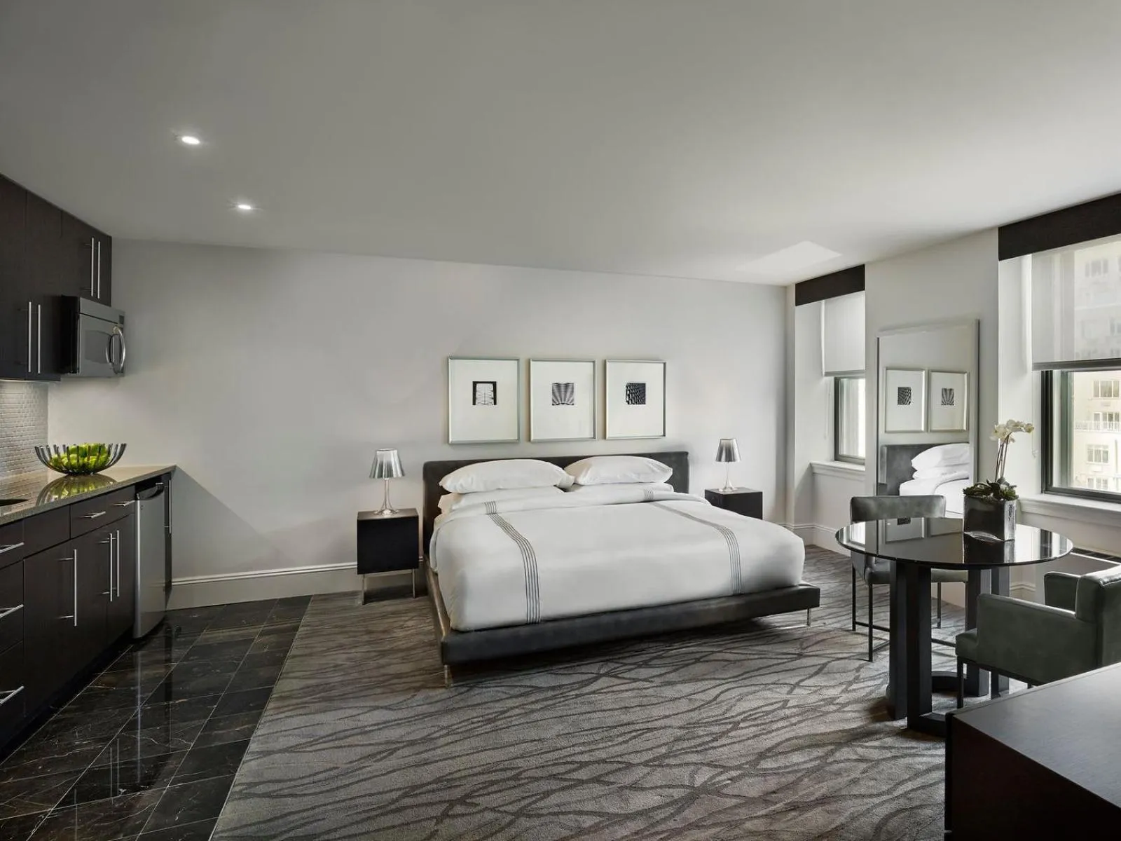 Photo of the whole room, Bed in AKA Central Park