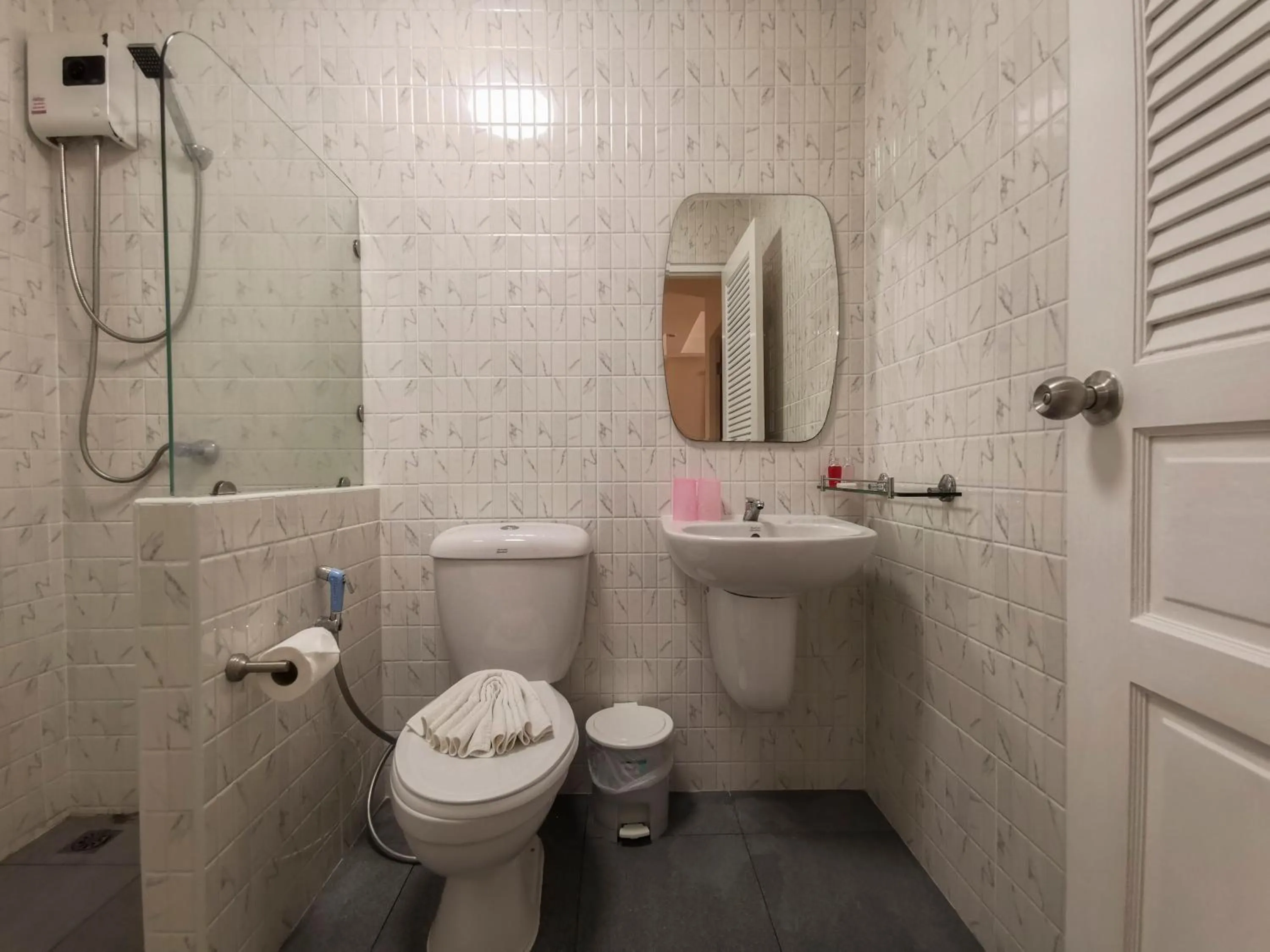 Harmony Naturist Resort Rawai Phuket 18yr minimum age only nudist nake d FKK