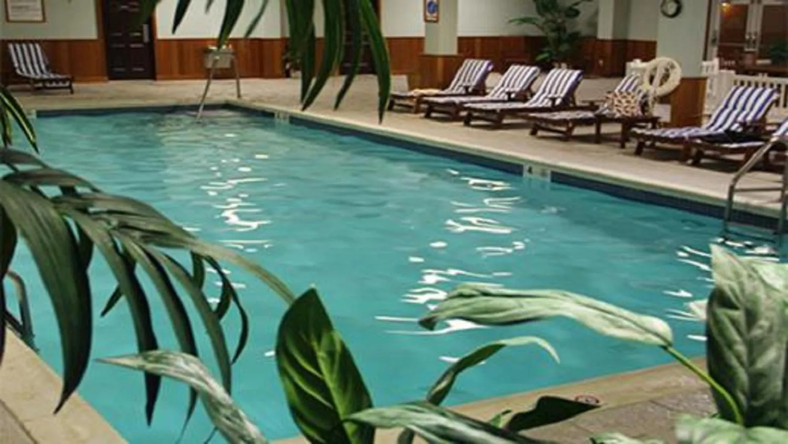 Swimming pool in The Inn and Spa at East Wind