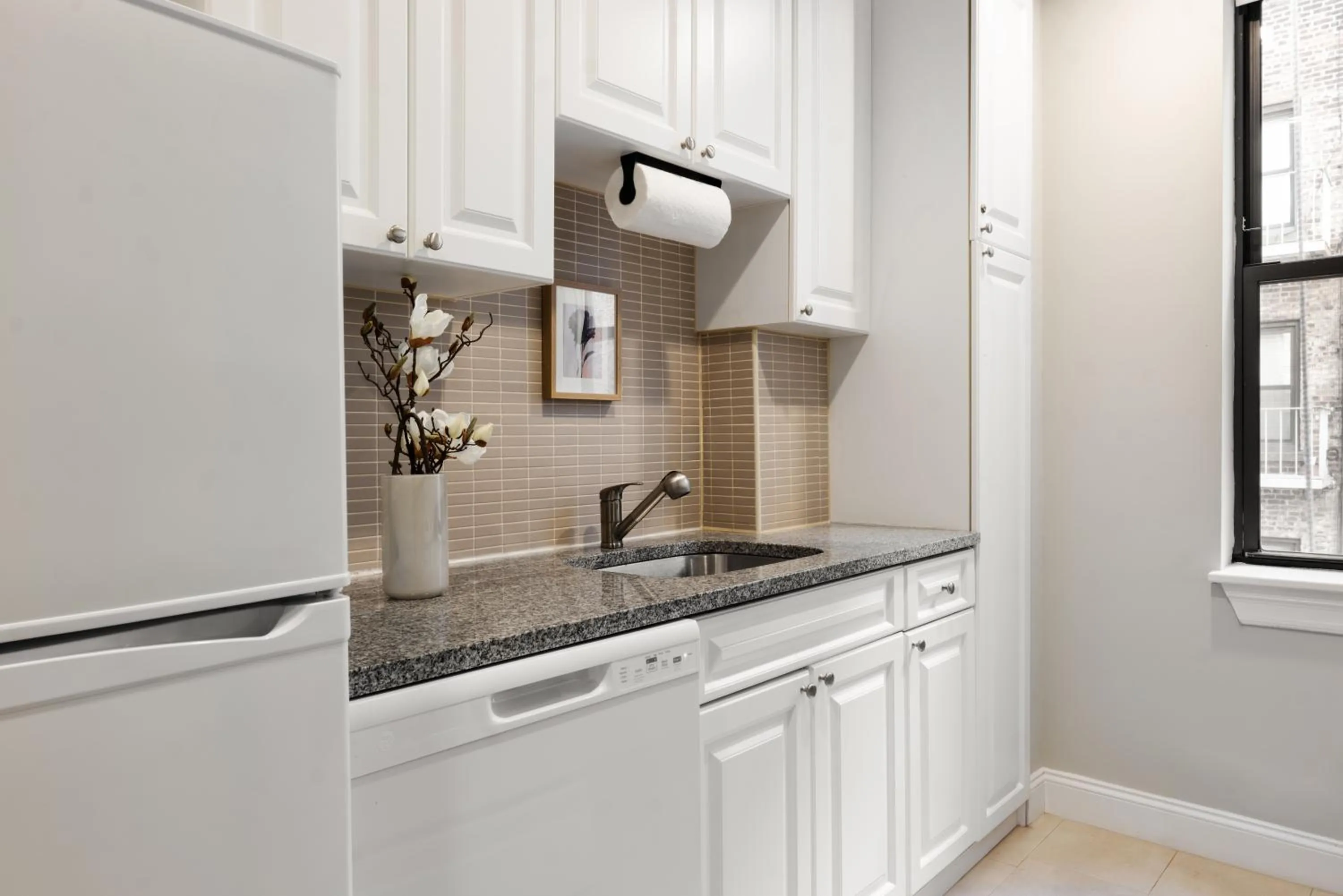 Kitchen or kitchenette in The Bayard