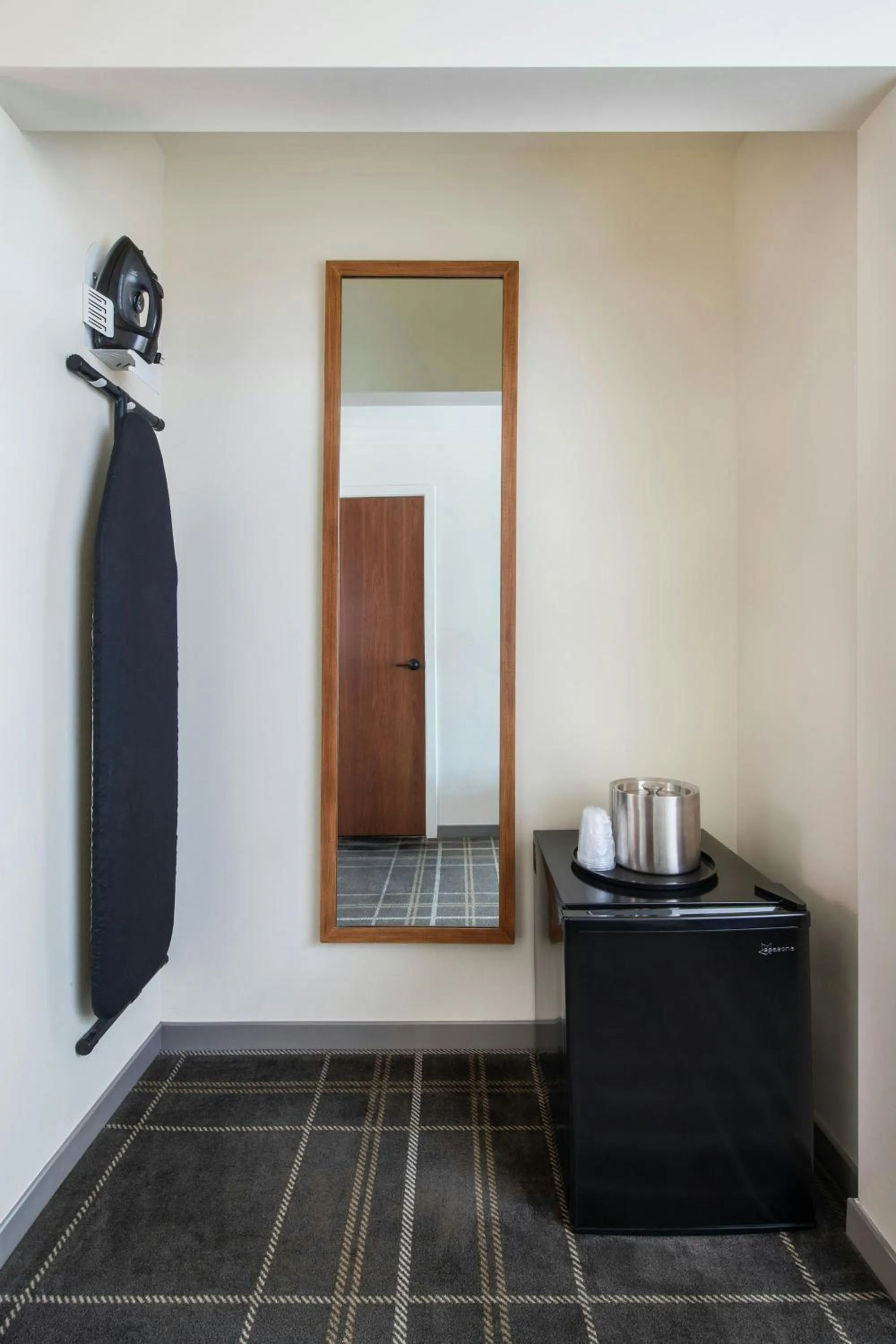 Photo of the whole room in FOUND Hotel, Santa Monica, Series by Marriott