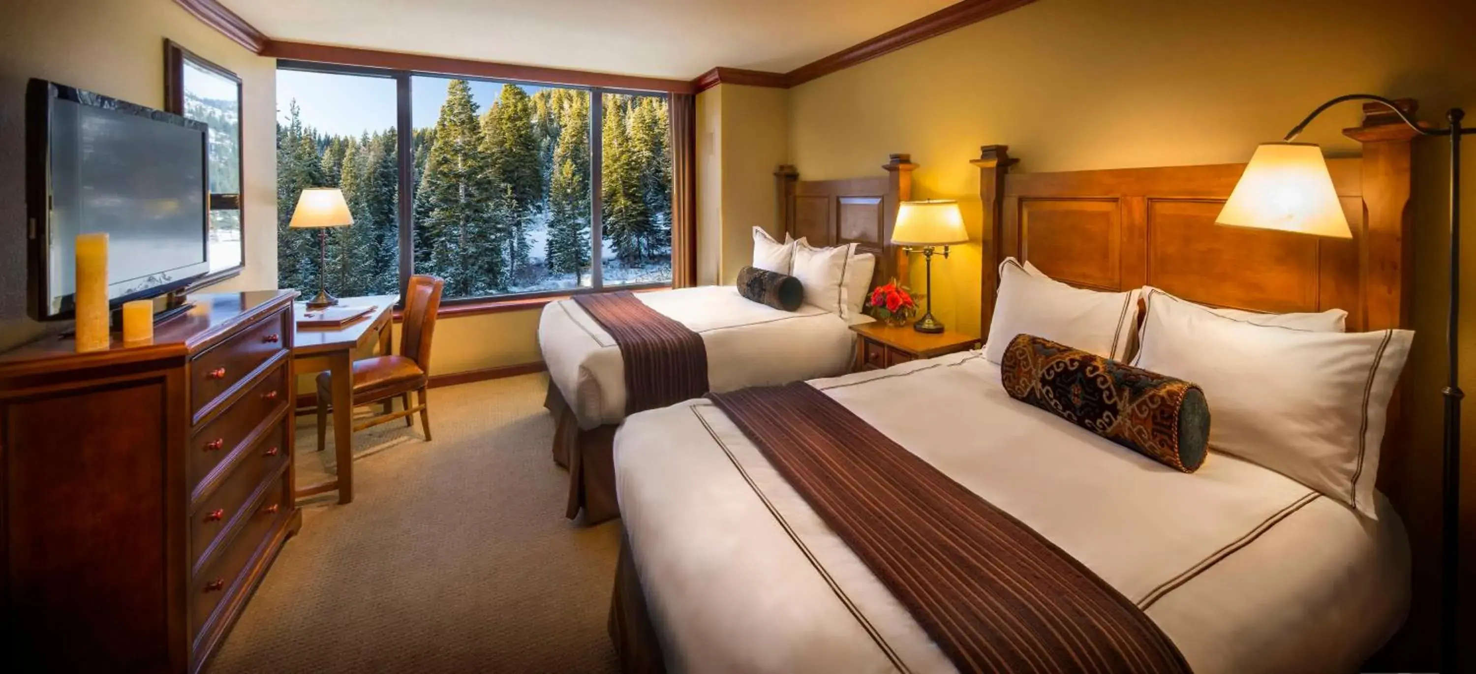 Deluxe Queen Room with Forest View in Everline Resort and Spa, Lake Tahoe Deluxe Queen Room with Forest View in Everline Resort and Spa, Lake Tahoe